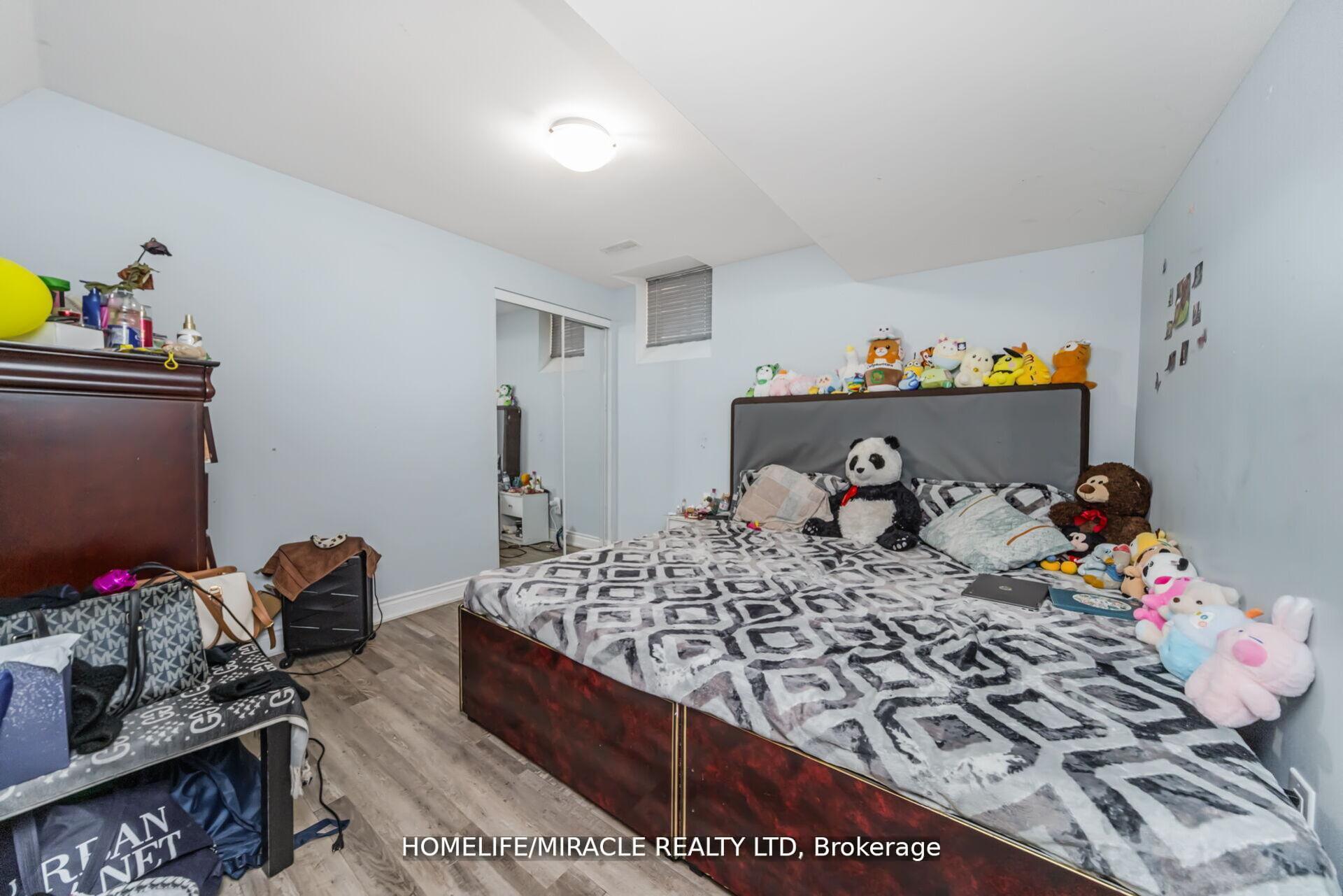 Photo 41 of 10 Kenora Street, Brampton, Credit Valley — HOMEH