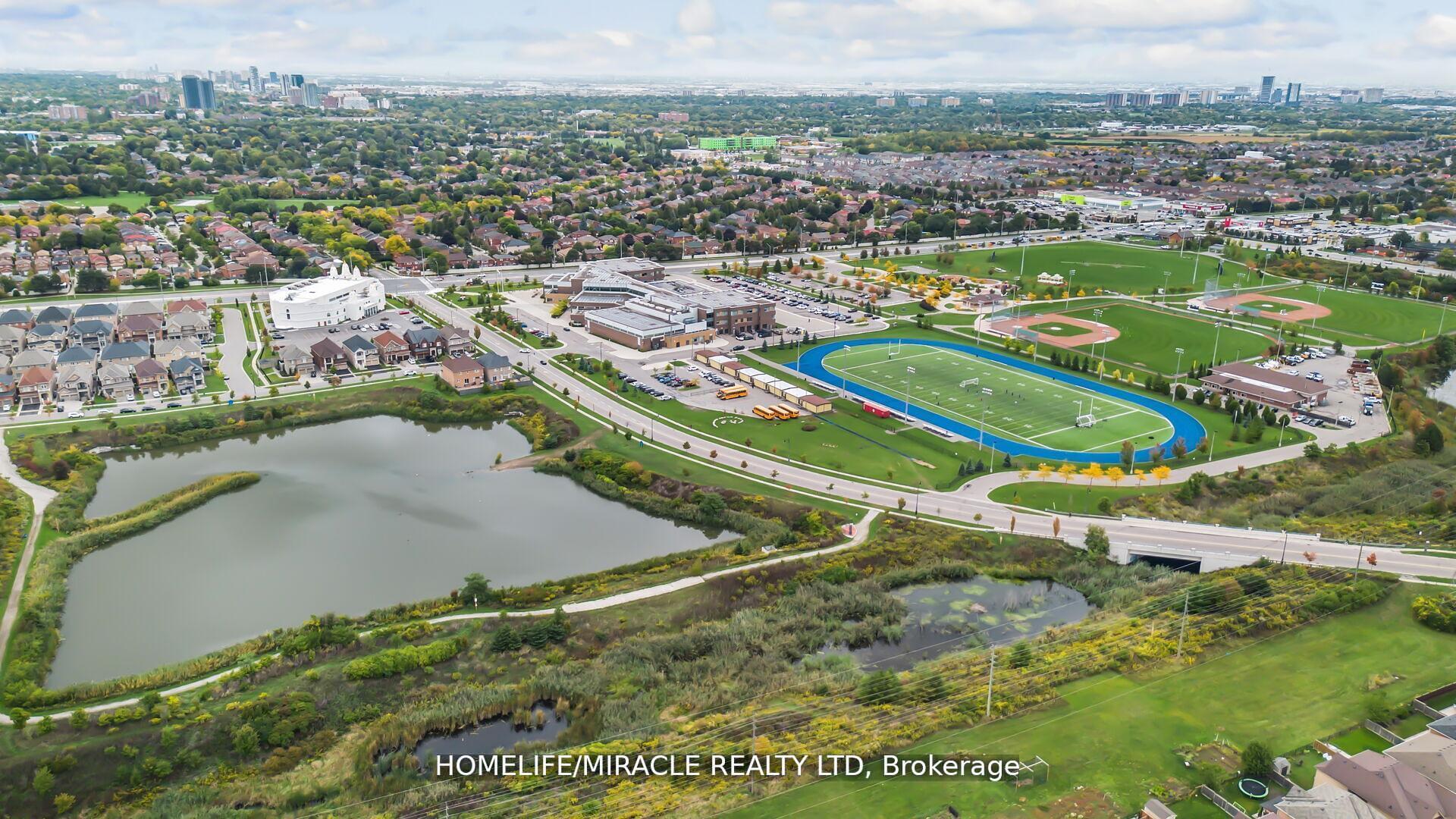 Photo 48 of 10 Kenora Street, Brampton, Credit Valley — HOMEH
