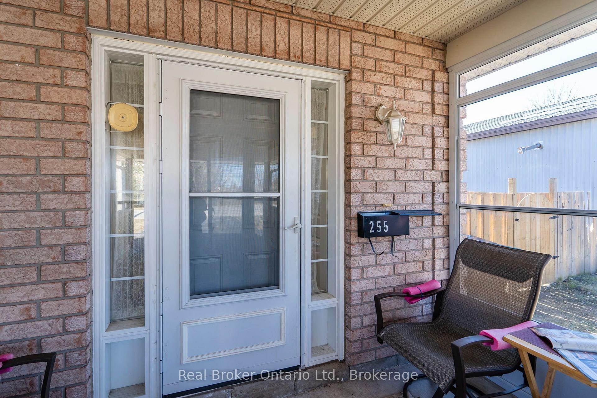Photo 5 of 255 Yonge Street, Midland — HOMEH