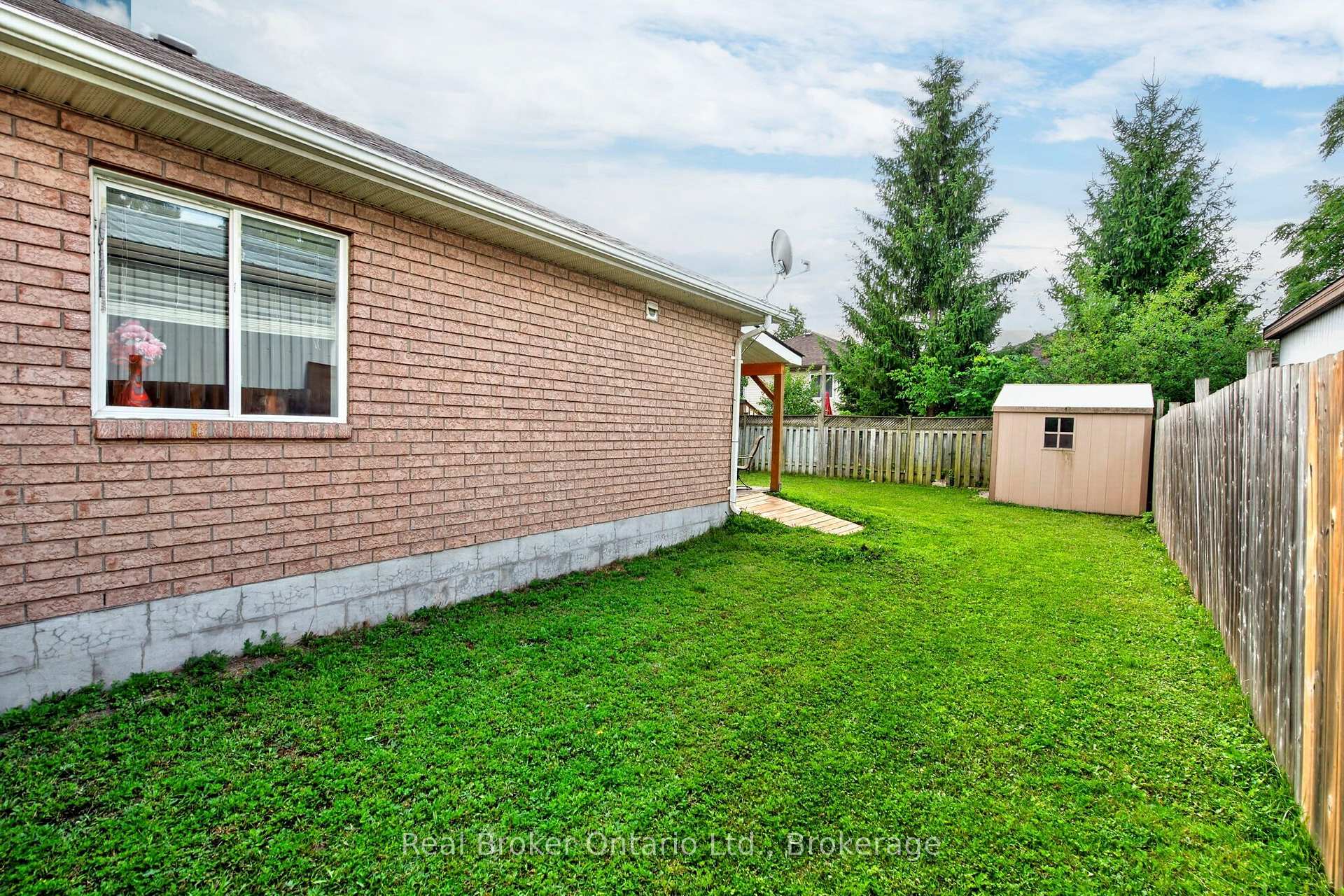 Photo 22 of 255 Yonge Street, Midland — HOMEH