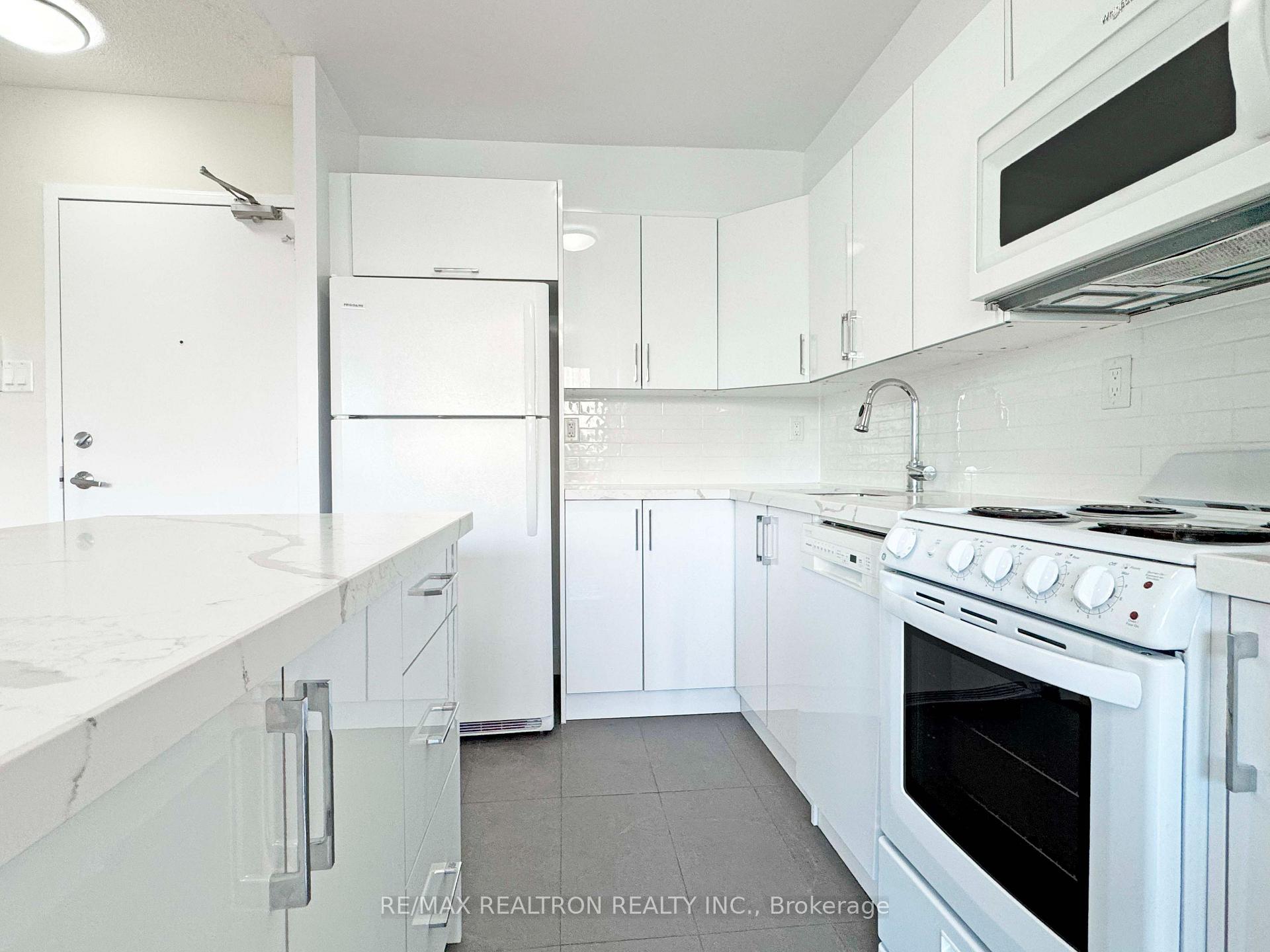 Photo 7 of Unit 510, 666 Spadina Avenue, Toronto, University — HOMEH