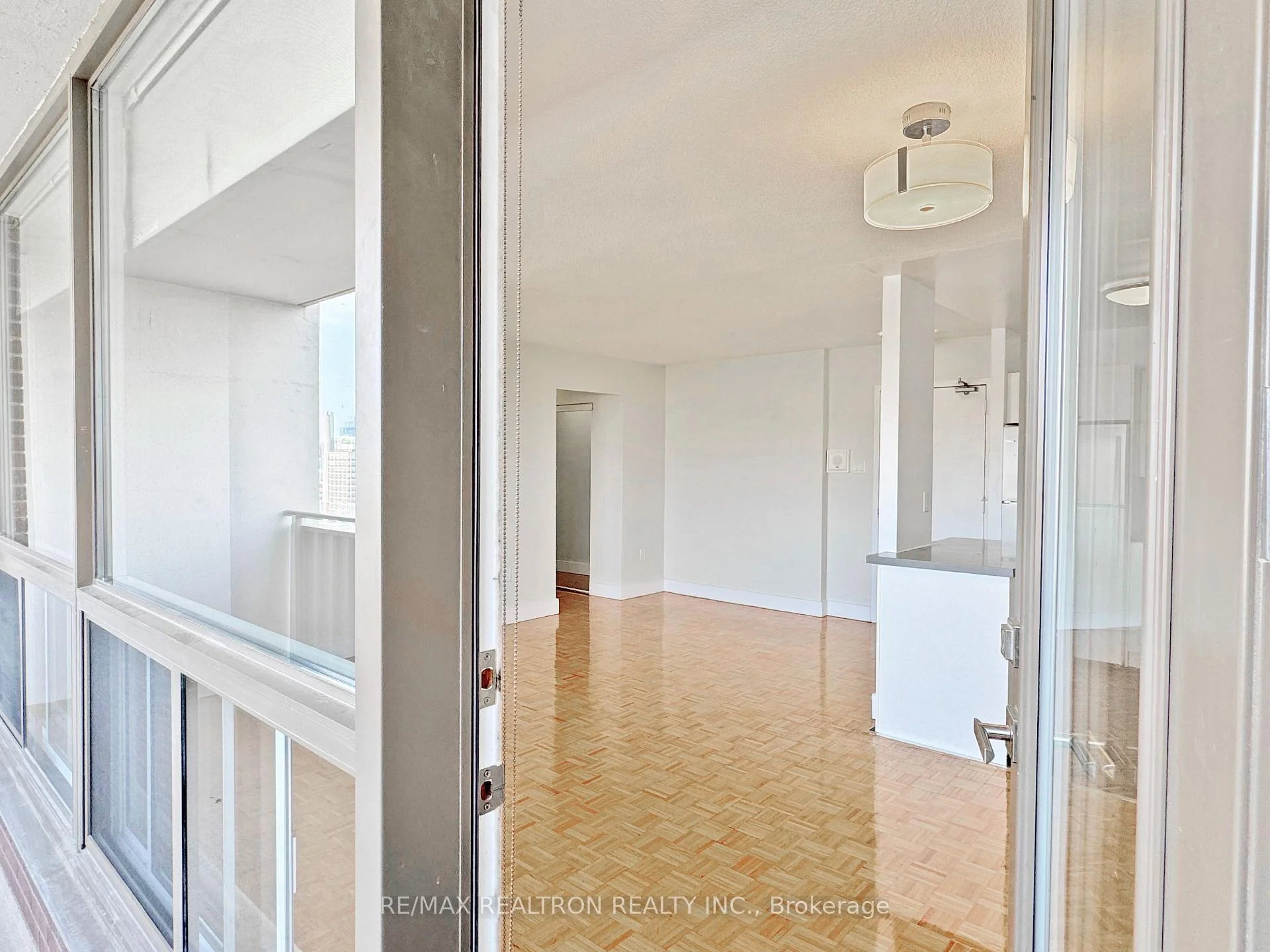 Photo 23 of Unit 510, 666 Spadina Avenue, Toronto, University — HOMEH