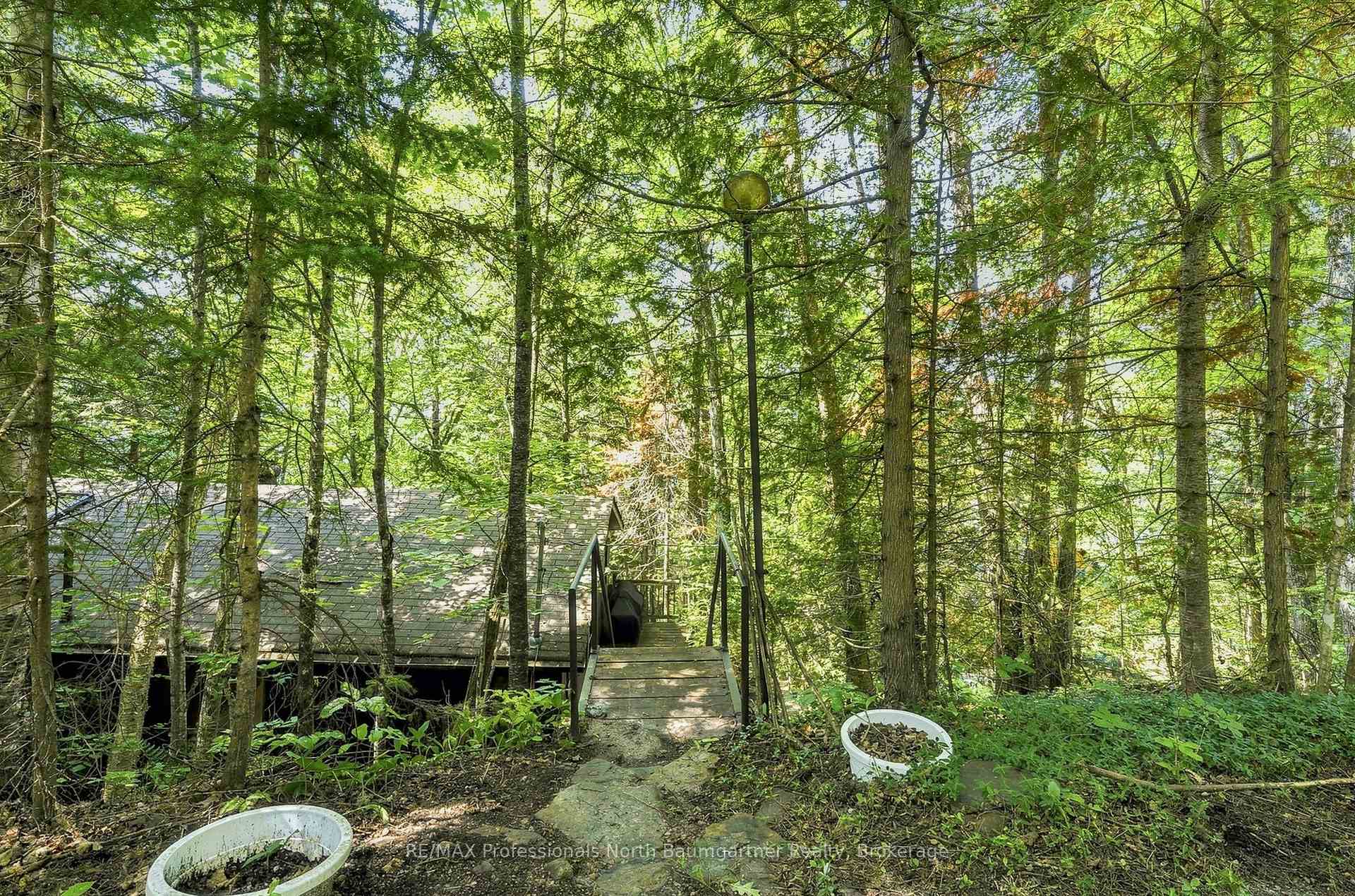 Photo 23 of 2183 Trapper's Trail, Dysart et al, Dudley — HOMEH