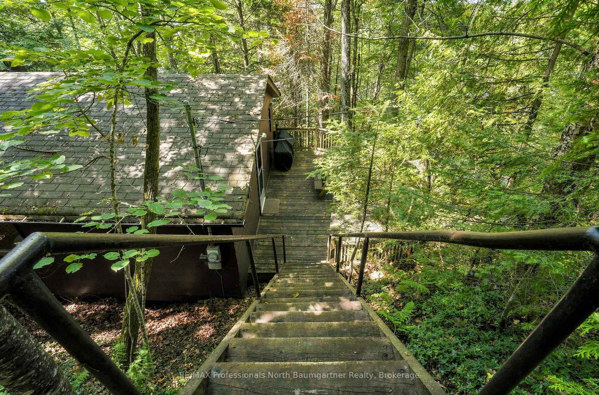 Photo 24 of 2183 Trapper's Trail, Dysart et al, Dudley — HOMEH