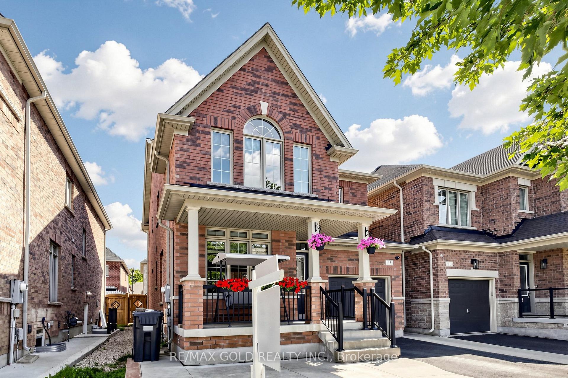 Photo 2 of 13 Fringetree Road, Brampton, Sandringham-Wellington North — HOMEH