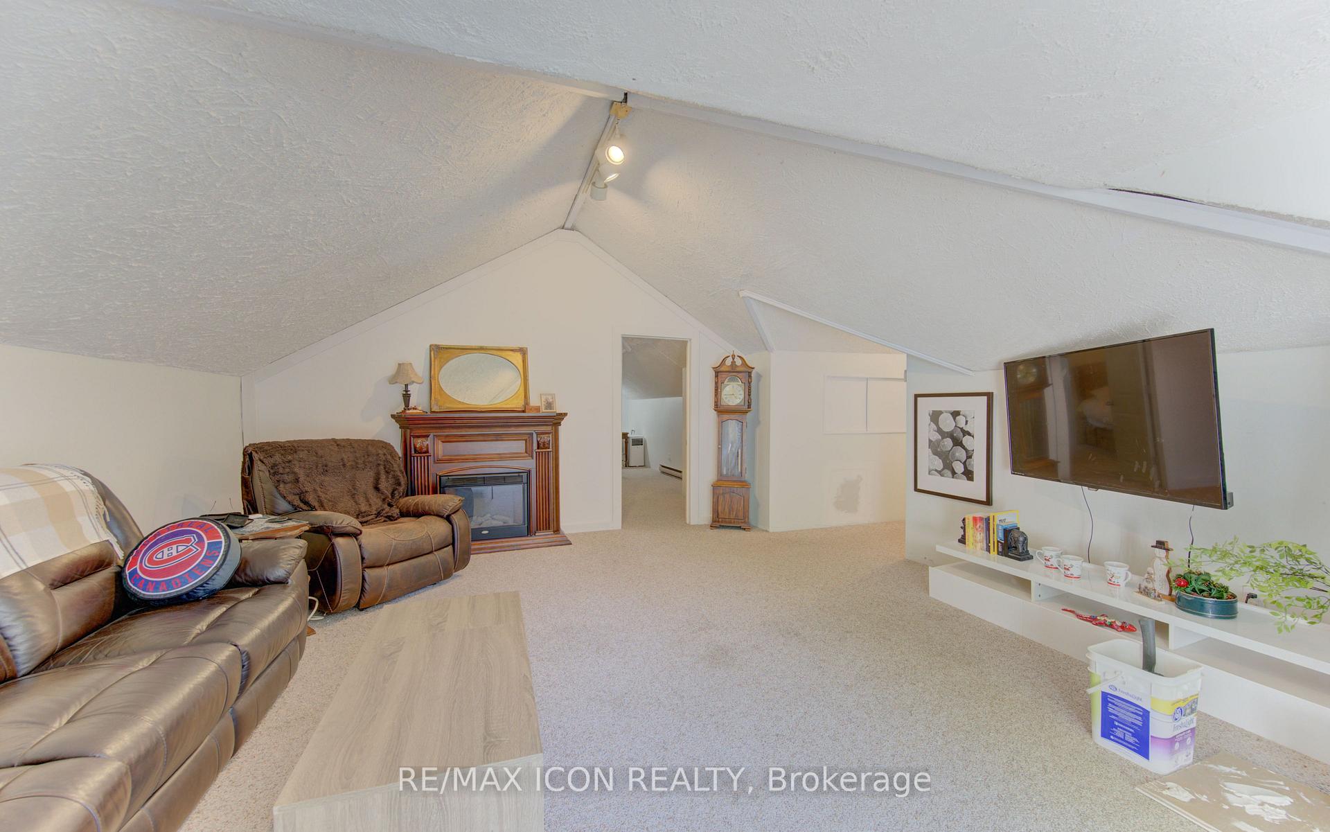 Photo 40 of 63 Birch Street, Cambridge, Christopher-Champlain — HOMEH