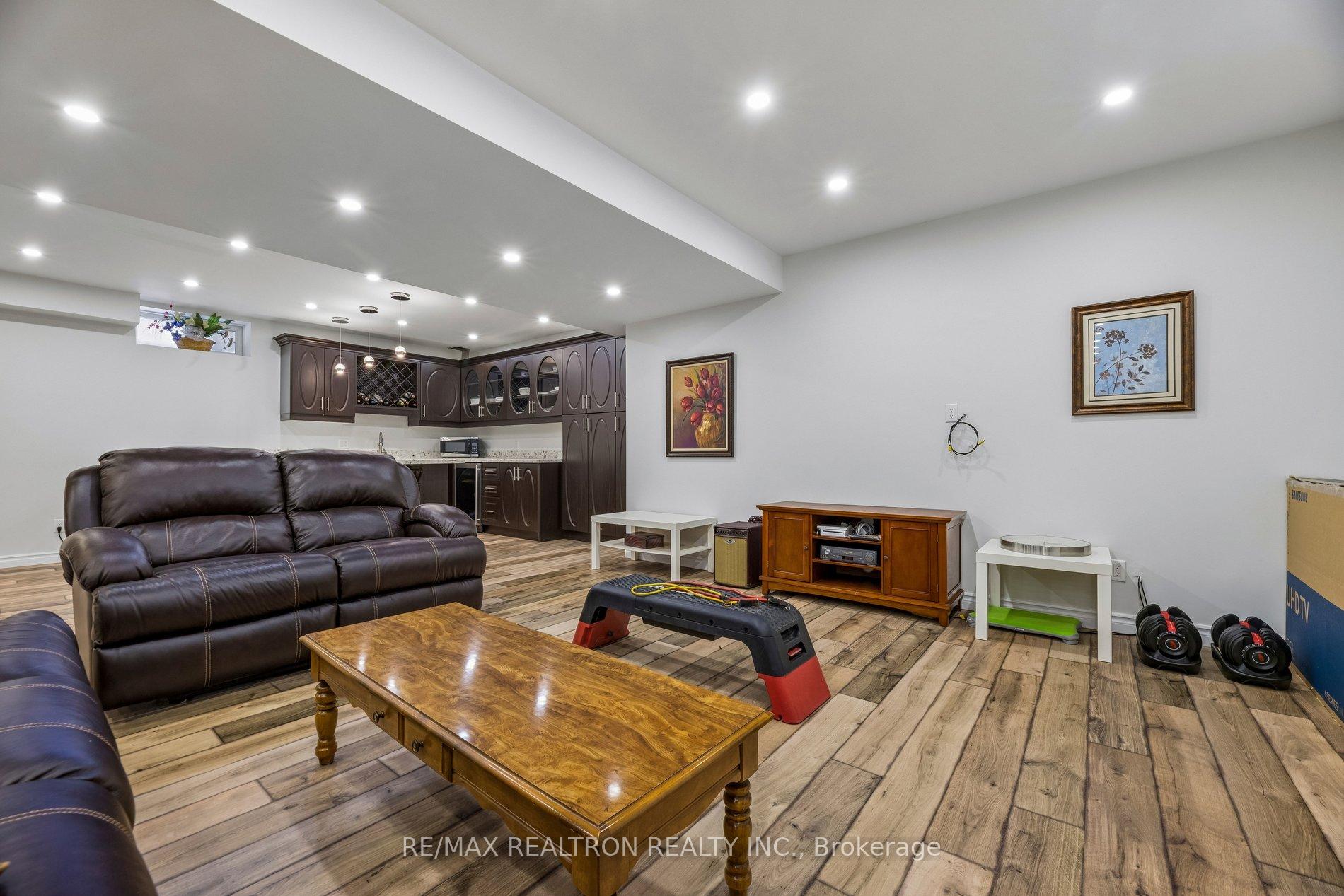 Photo 26 of 12 Promenade Drive, Whitby, Taunton North — HOMEH