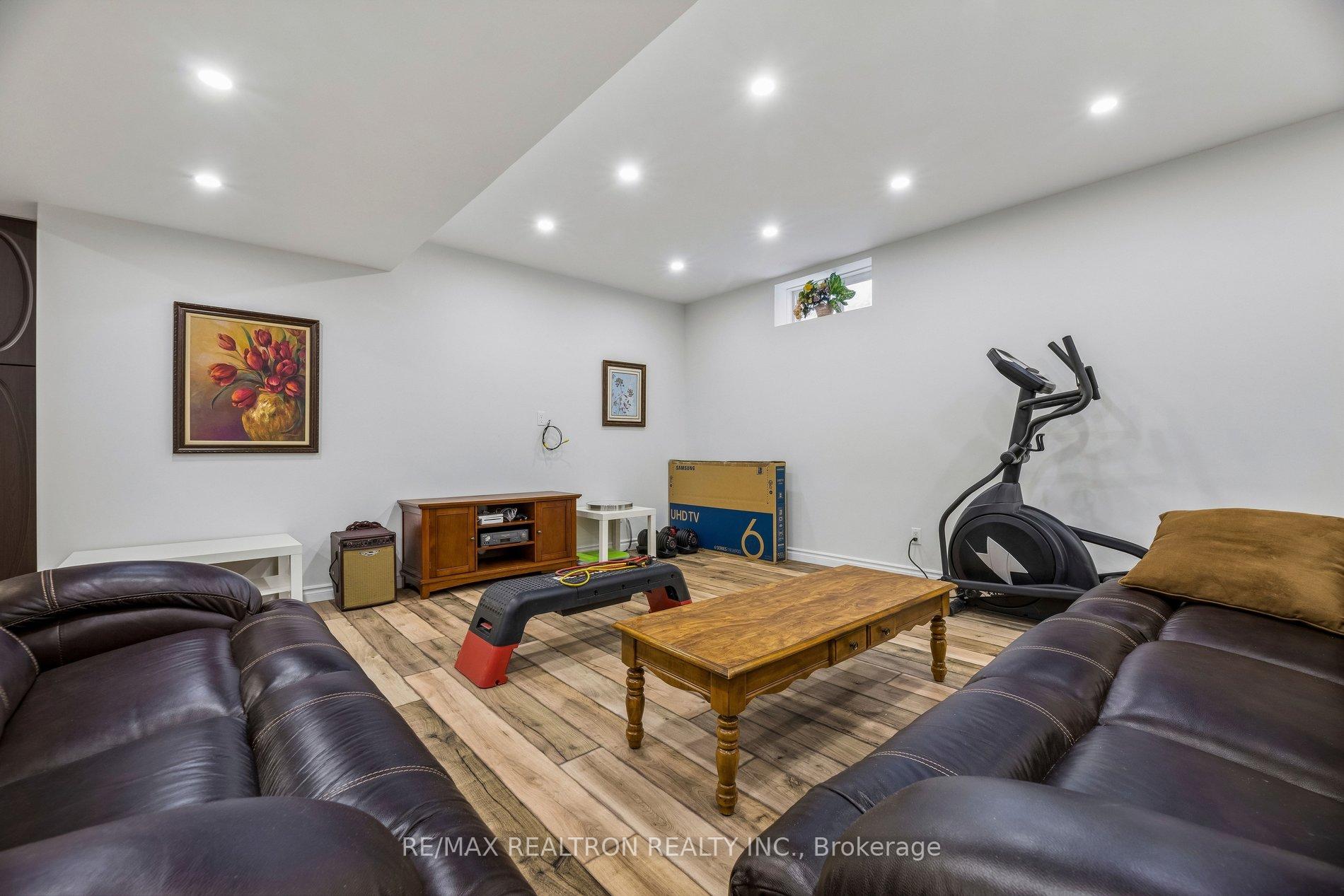Photo 29 of 12 Promenade Drive, Whitby, Taunton North — HOMEH