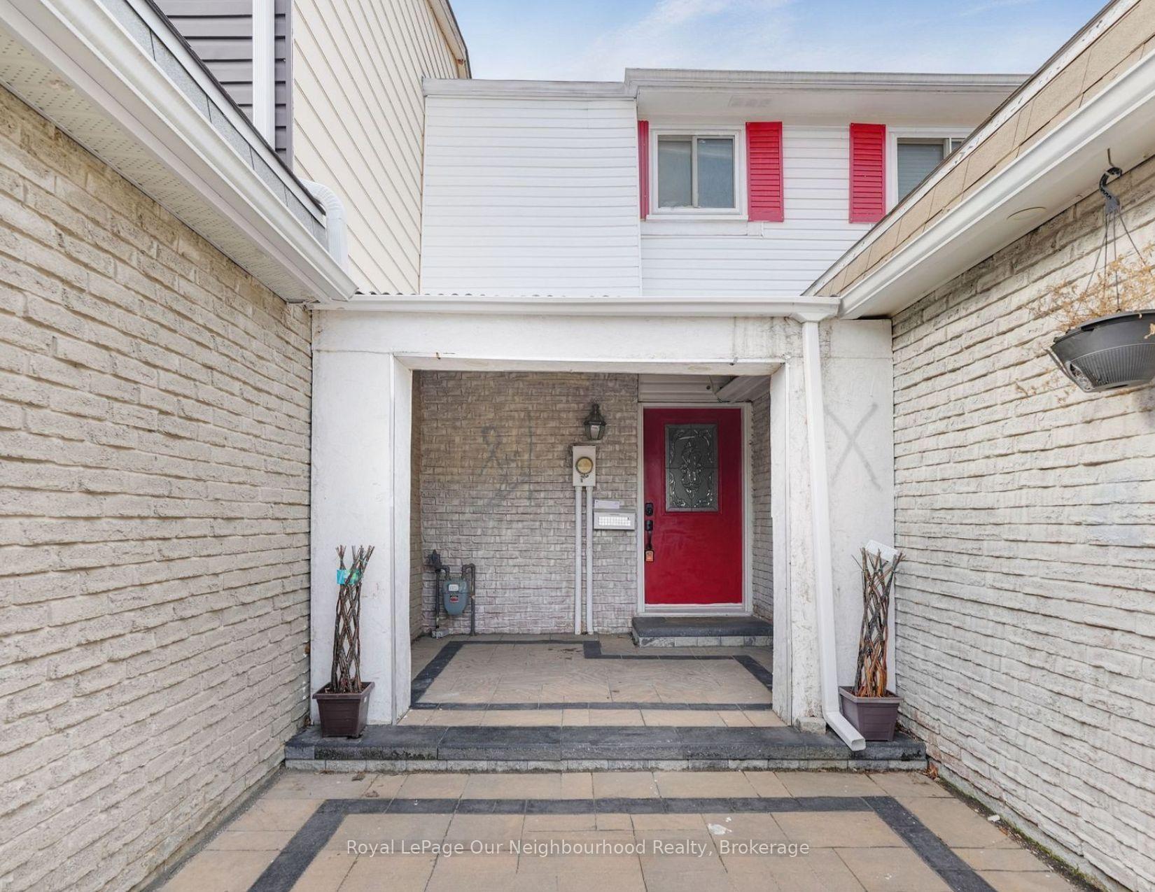 Photo 3 of 1669 Alwin Circle, Pickering, Village East — HOMEH