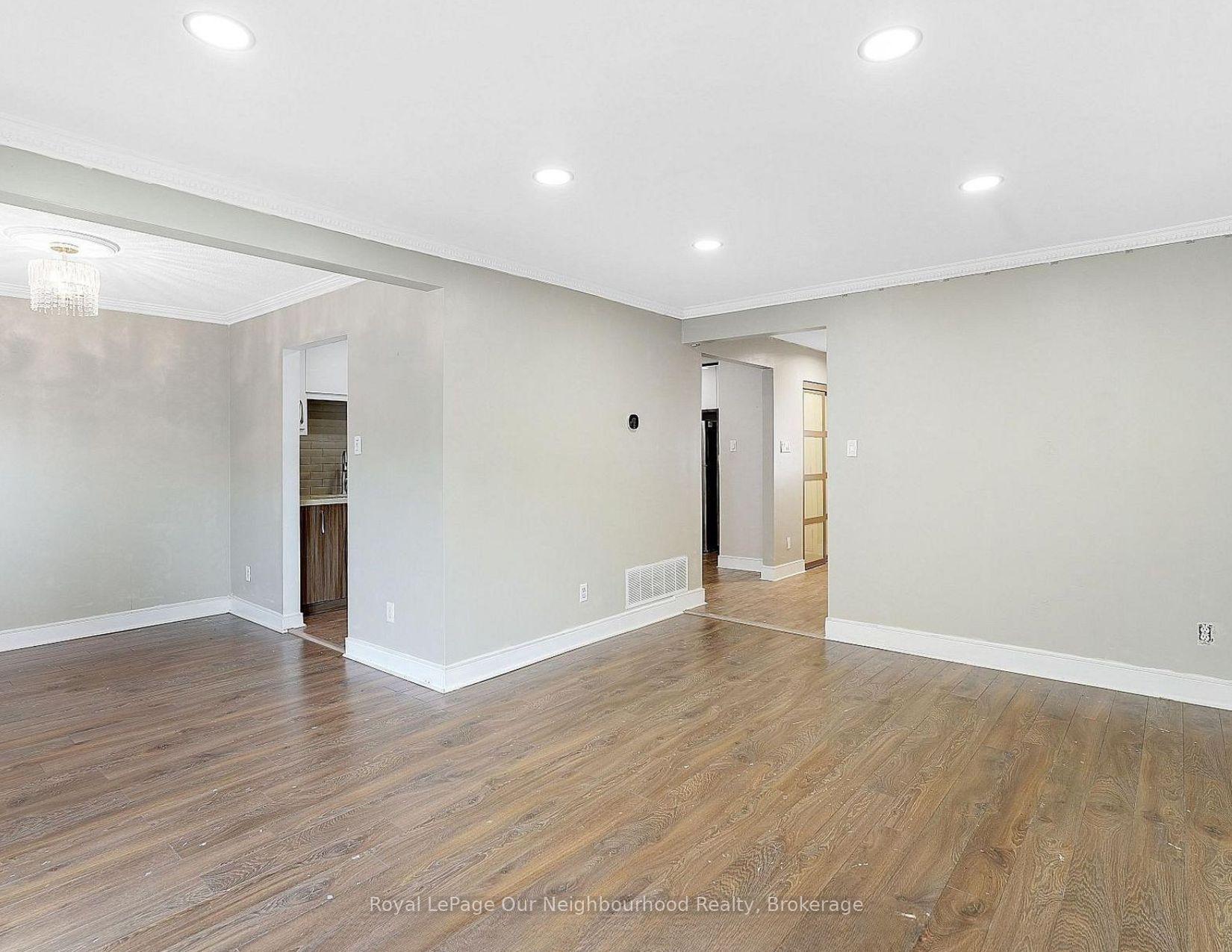 Photo 6 of 1669 Alwin Circle, Pickering, Village East — HOMEH