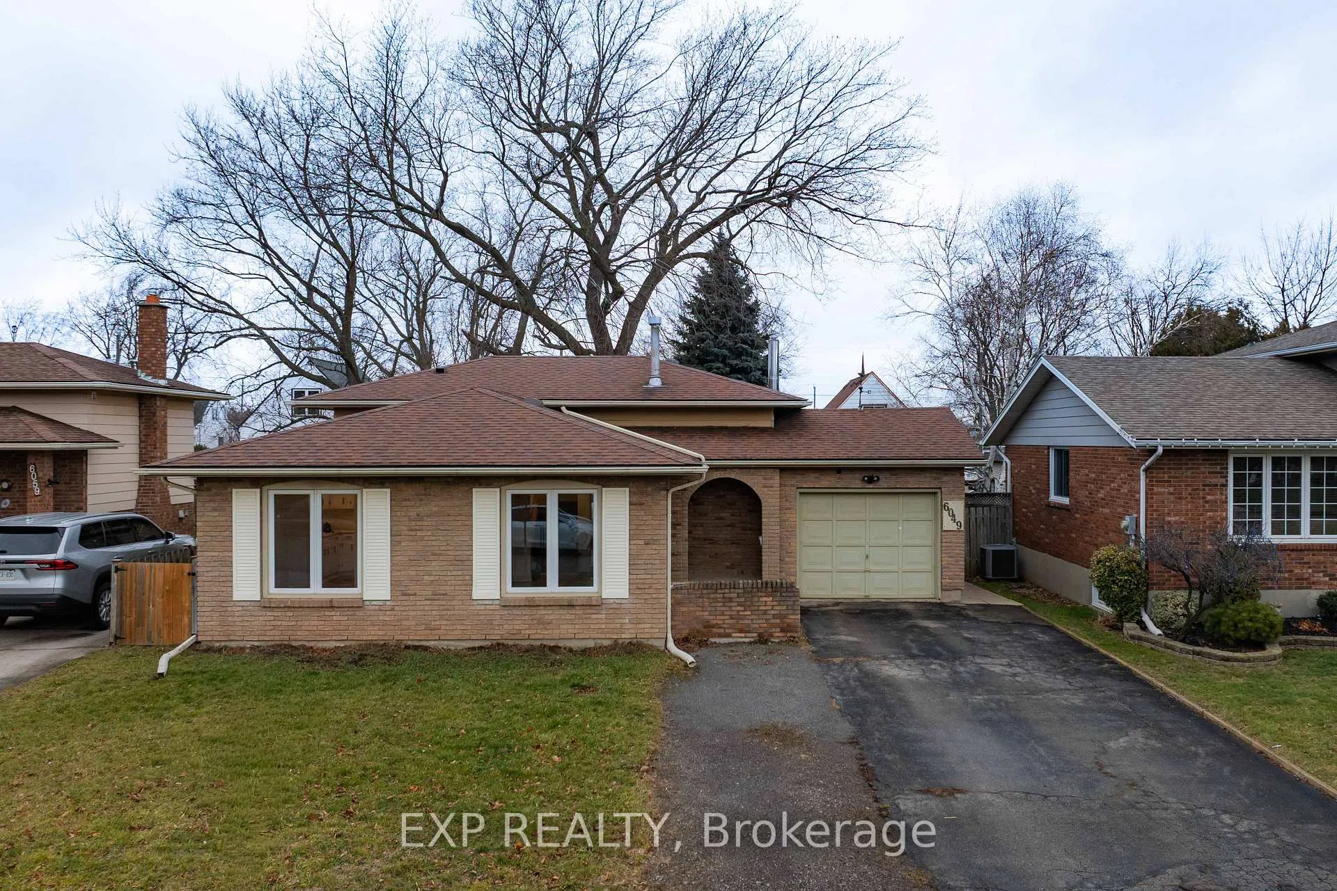 Photo 1 of 6049 Tampa Court, Niagara Falls, Church's Lane — HOMEH