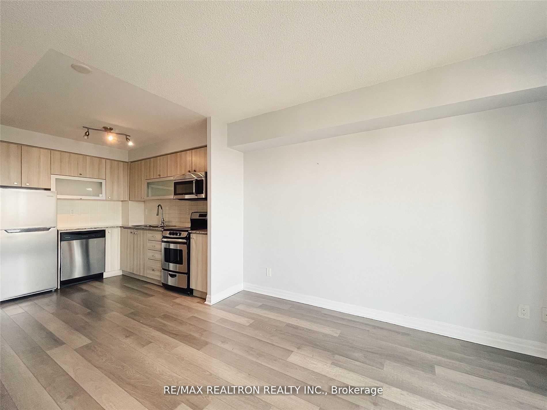Photo 6 of Unit 2406, 2015 Sheppard Avenue E, North York, Henry Farm — HOMEH