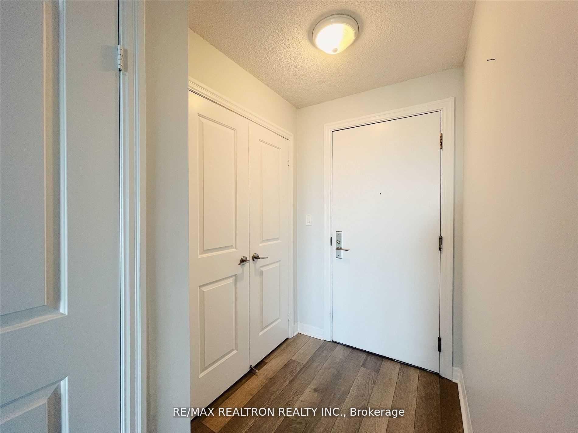 Photo 10 of Unit 2406, 2015 Sheppard Avenue E, North York, Henry Farm — HOMEH