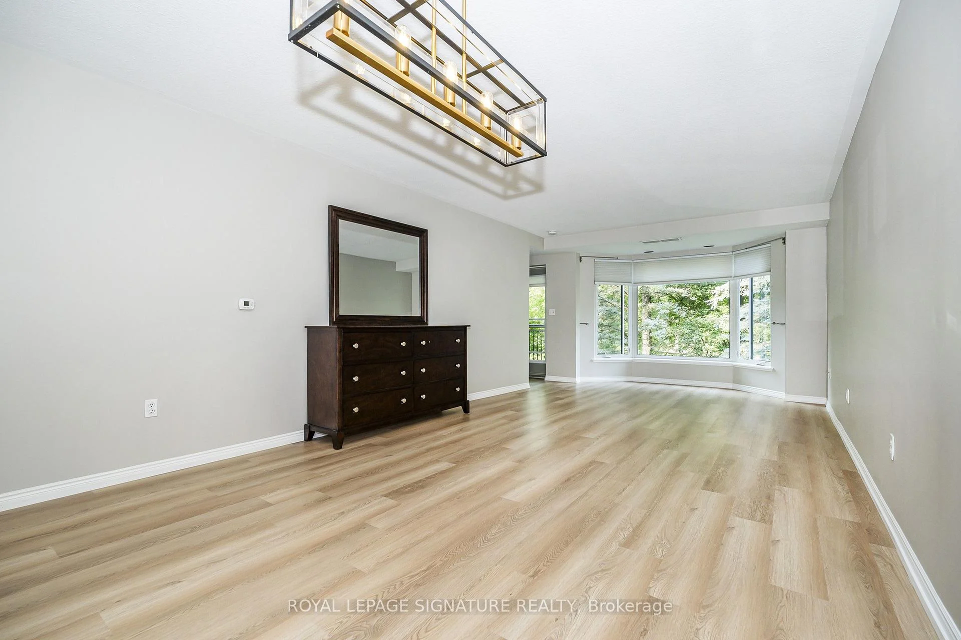 Photo 12 of Unit 204, 85 Wellington Street W, Aurora, Aurora Village — HOMEH
