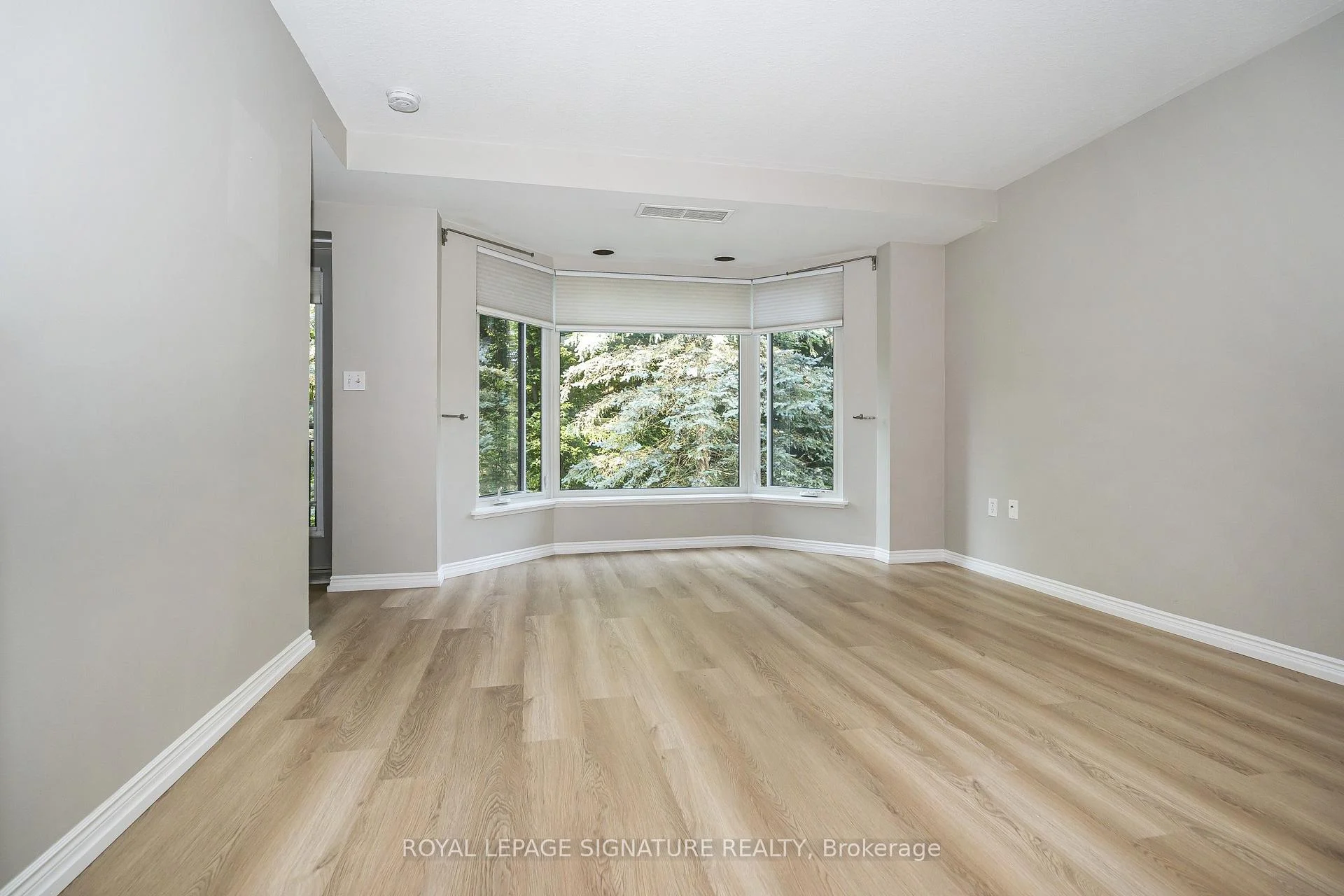 Photo 20 of Unit 204, 85 Wellington Street W, Aurora, Aurora Village — HOMEH