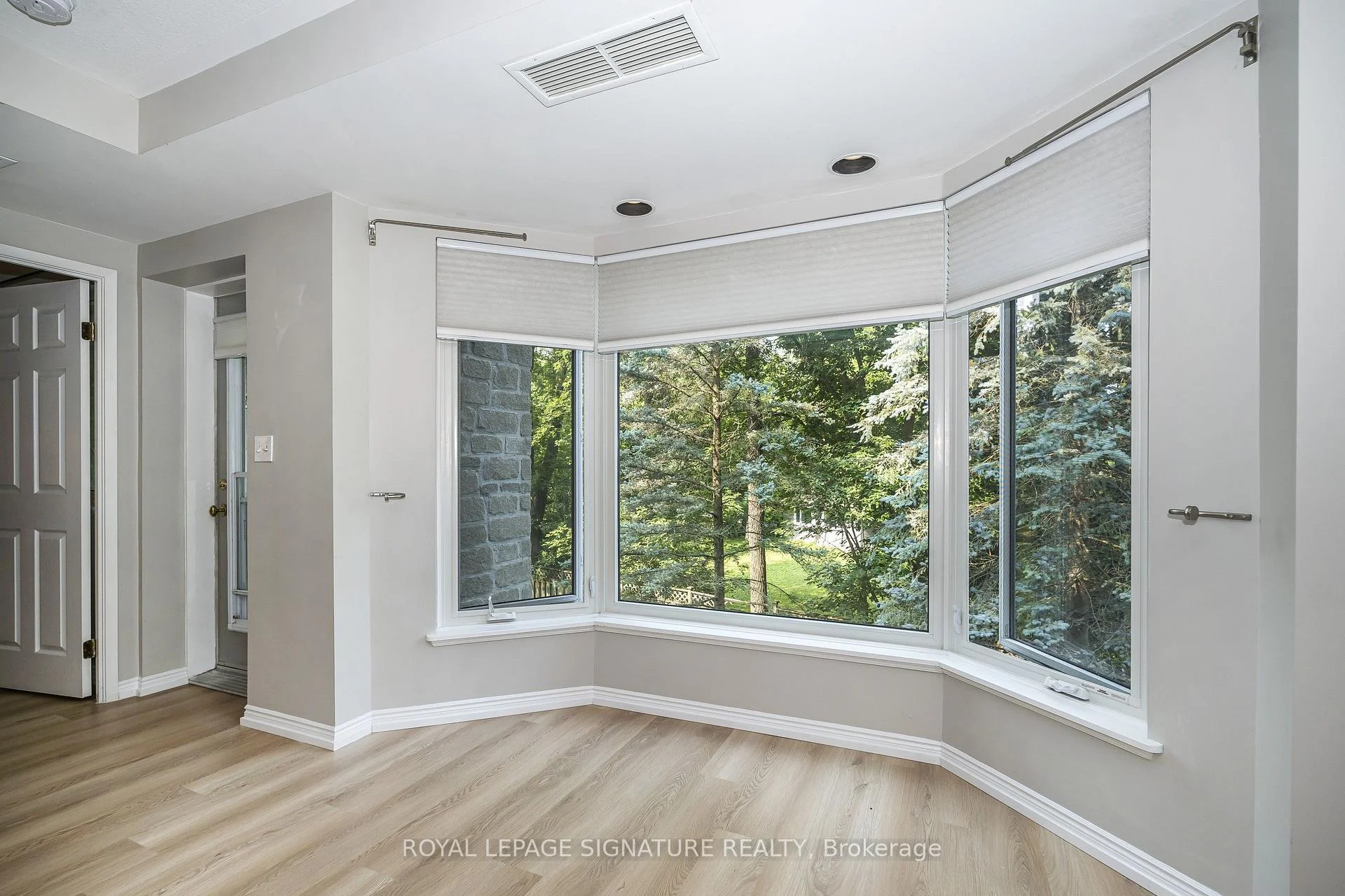 Photo 22 of Unit 204, 85 Wellington Street W, Aurora, Aurora Village — HOMEH
