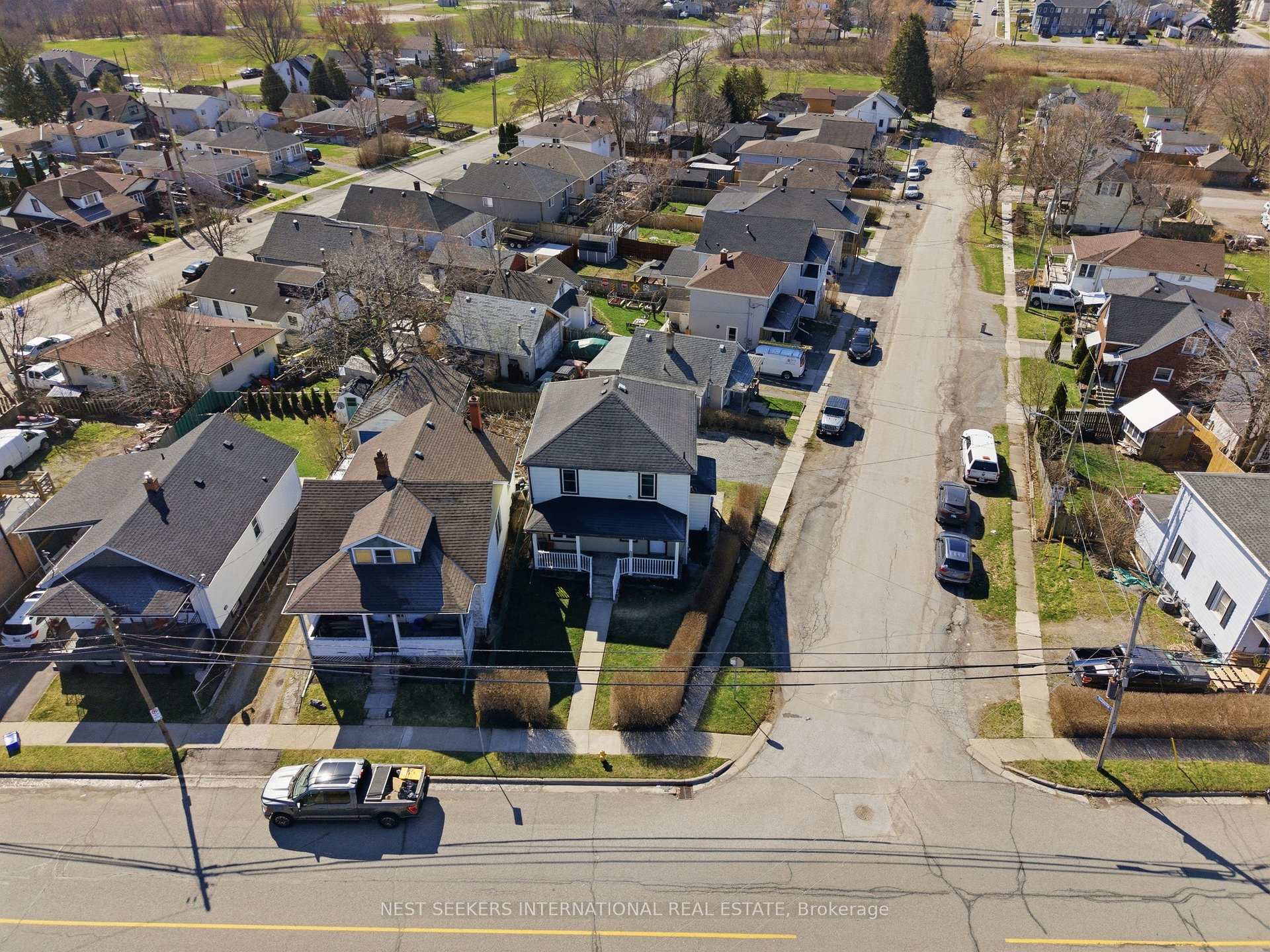 Photo 2 of 154 Niagara Falls Road, Thorold, Allanburg/Thorold South — HOMEH