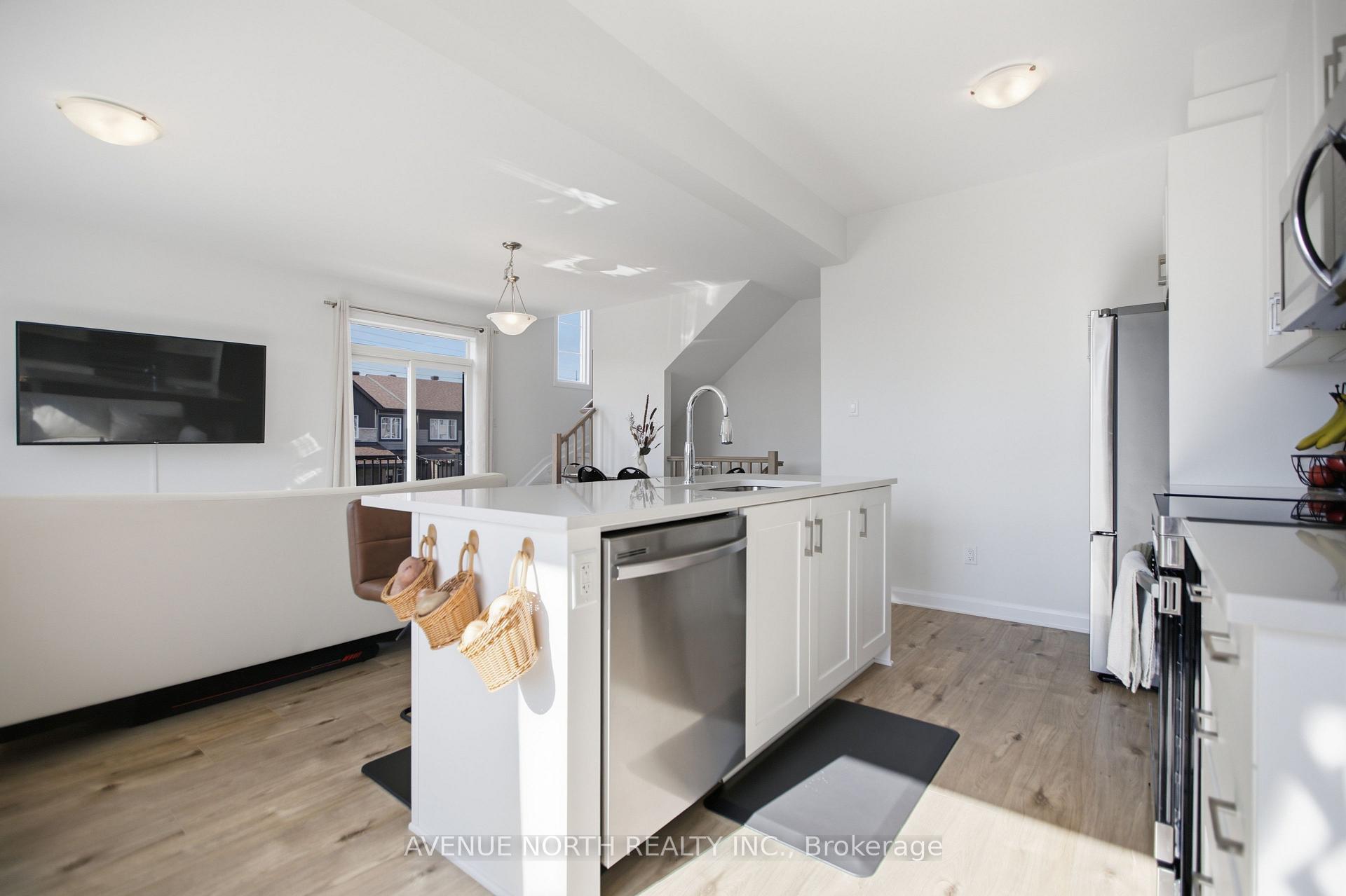 Photo 15 of 532 Convenire Row, Ottawa, Avalon West — HOMEH