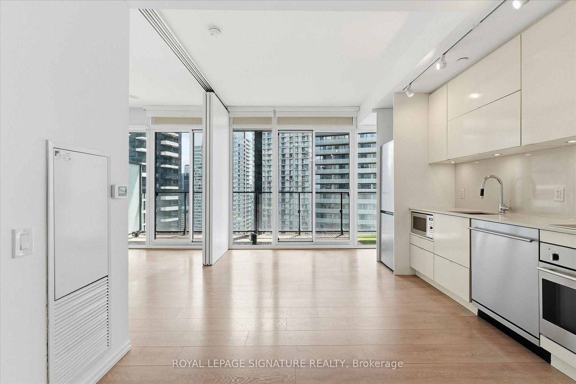 Photo 5 of Unit 3012, 125 Peter Street, Toronto, Waterfront Communities — HOMEH