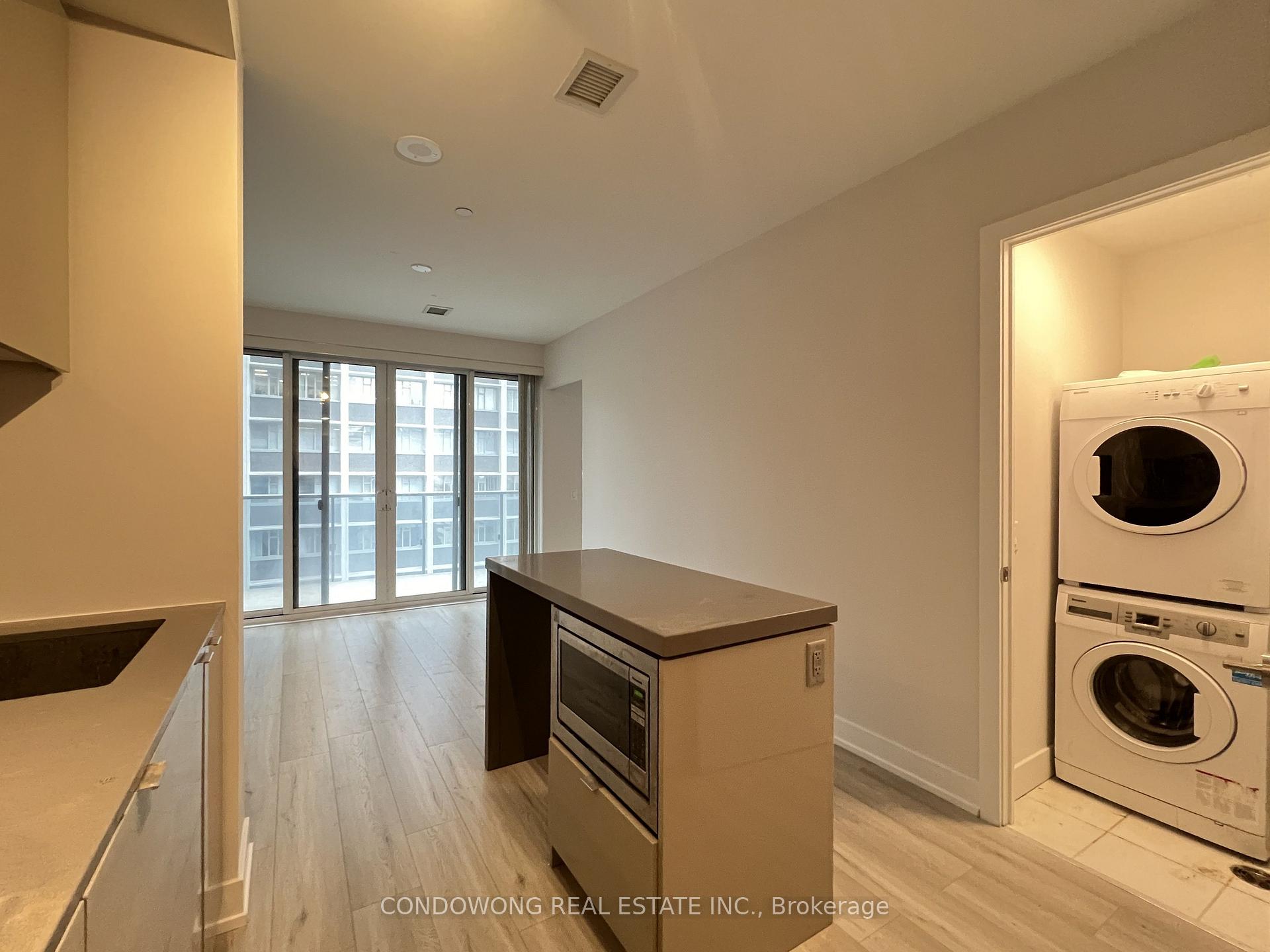 Photo 3 of Unit 1110, 7 Grenville Street, Toronto, Bay Street Corridor — HOMEH