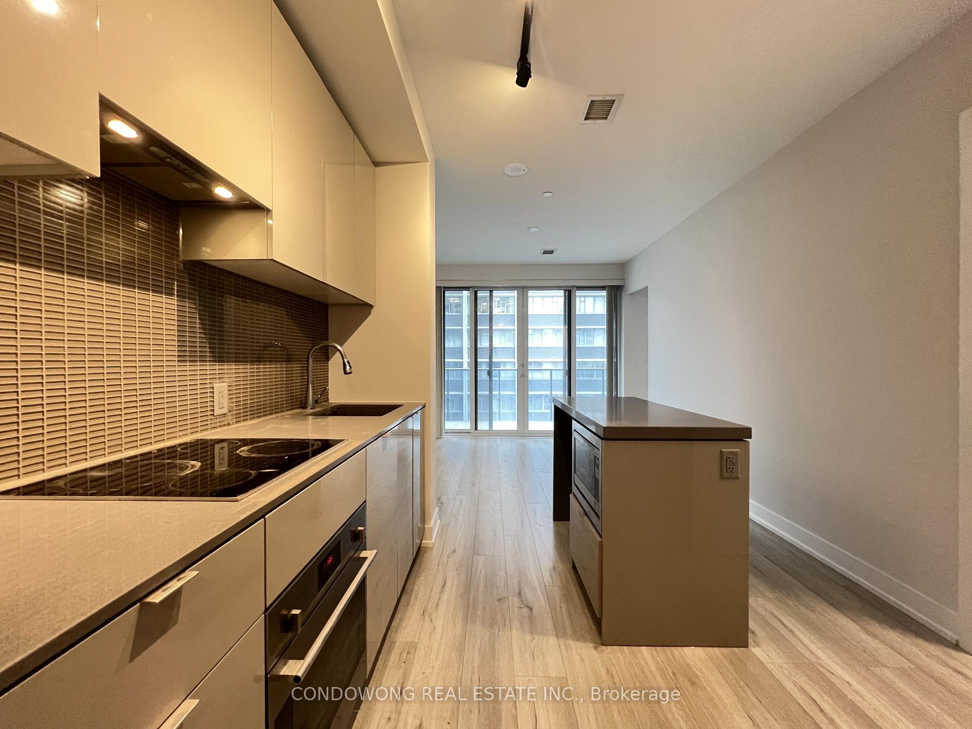 Photo 4 of Unit 1110, 7 Grenville Street, Toronto, Bay Street Corridor — HOMEH