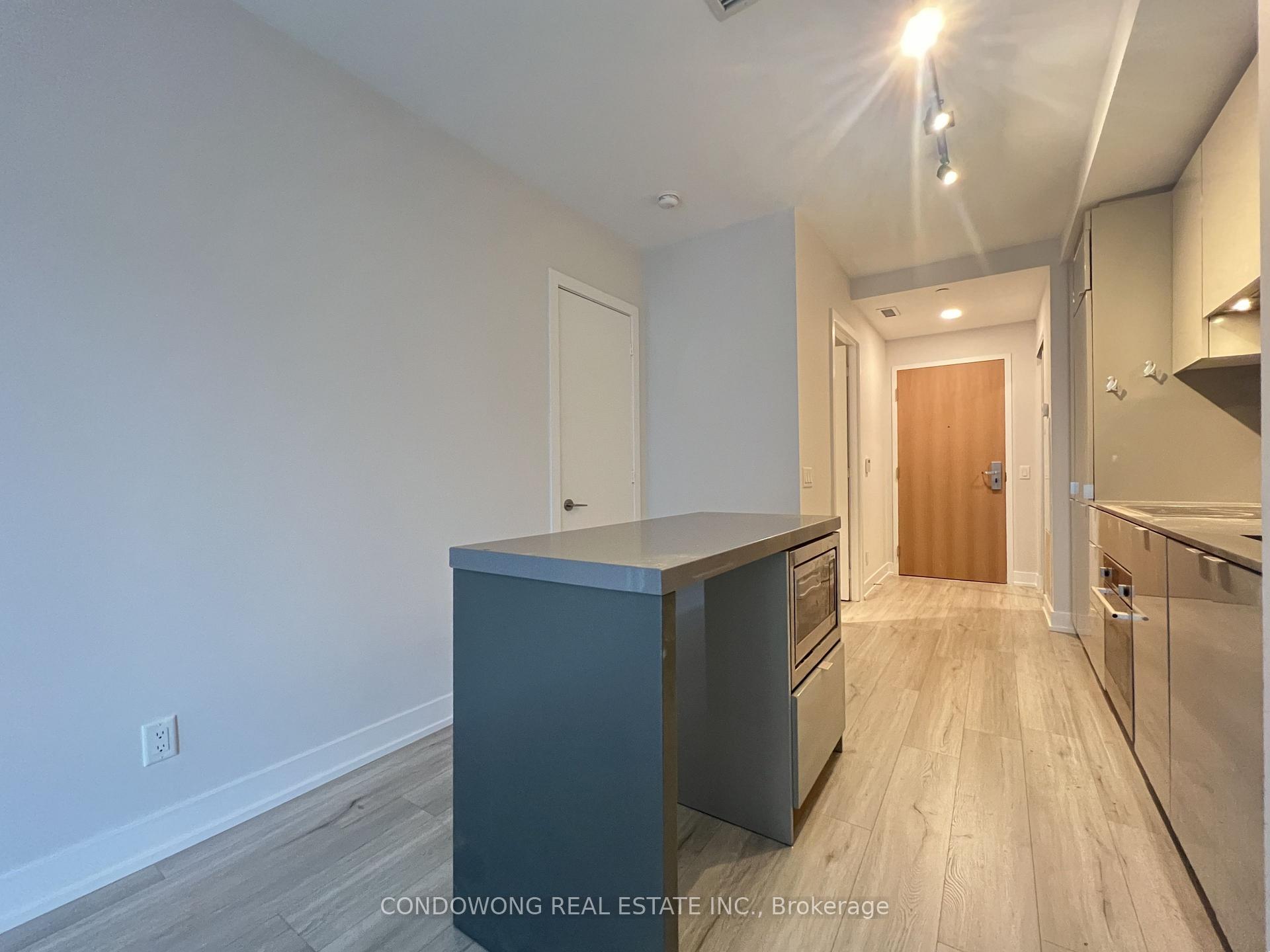 Photo 5 of Unit 1110, 7 Grenville Street, Toronto, Bay Street Corridor — HOMEH