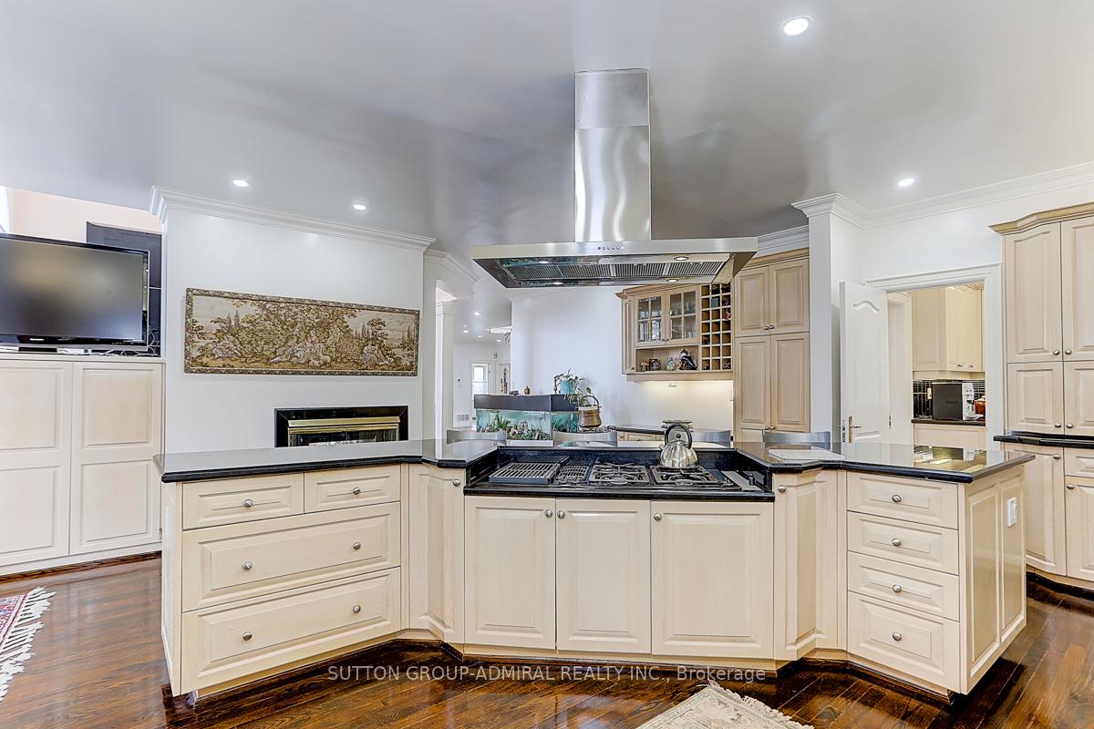 Photo 13 of 206 Arnold Avenue, Vaughan, Crestwood-Springfarm-Yorkhill — HOMEH