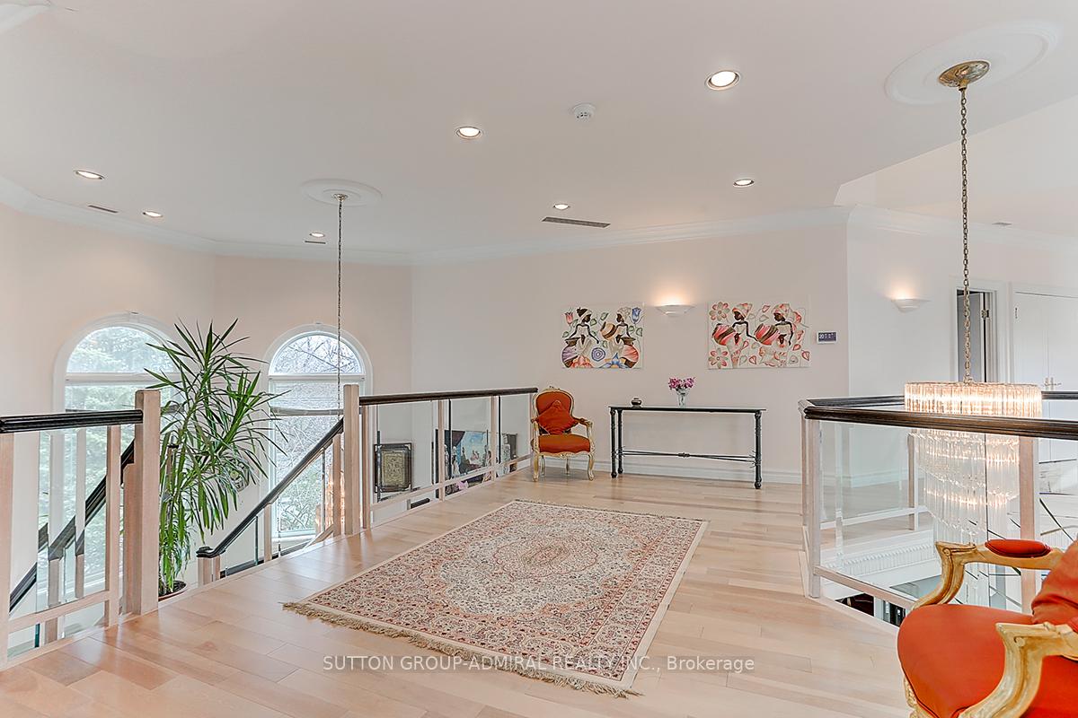 Photo 16 of 206 Arnold Avenue, Vaughan, Crestwood-Springfarm-Yorkhill — HOMEH