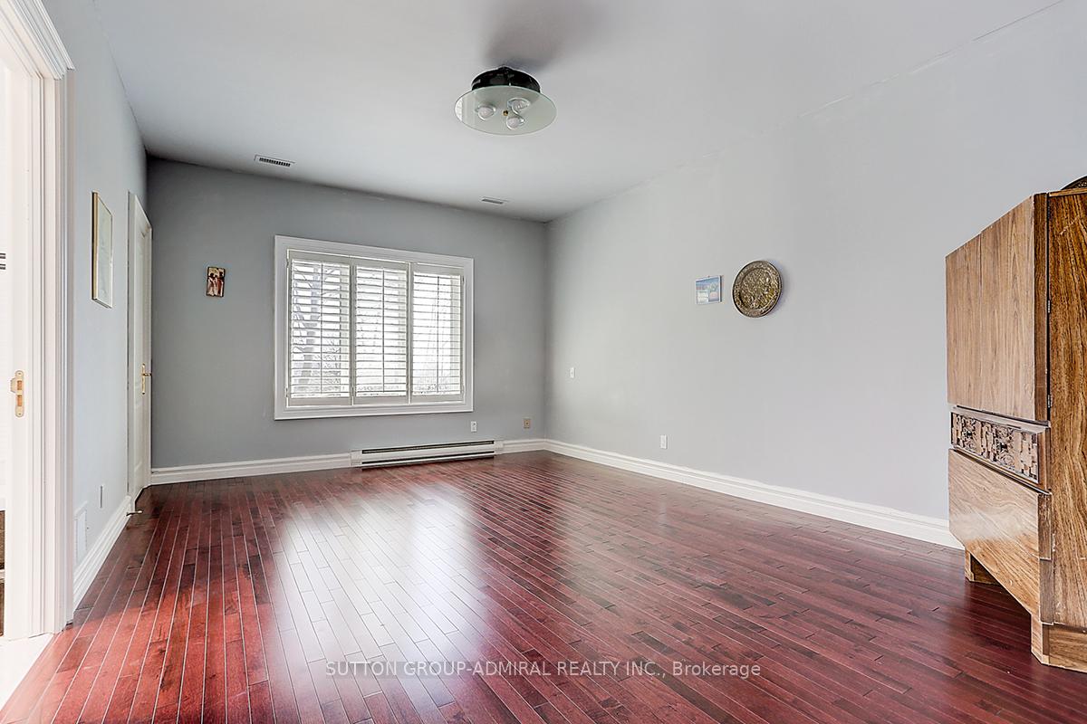 Photo 24 of 206 Arnold Avenue, Vaughan, Crestwood-Springfarm-Yorkhill — HOMEH