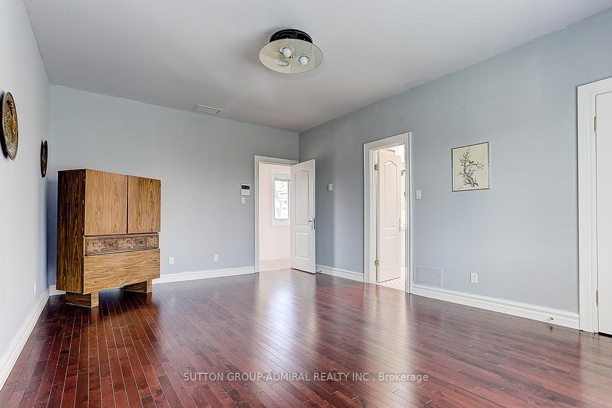 Photo 25 of 206 Arnold Avenue, Vaughan, Crestwood-Springfarm-Yorkhill — HOMEH
