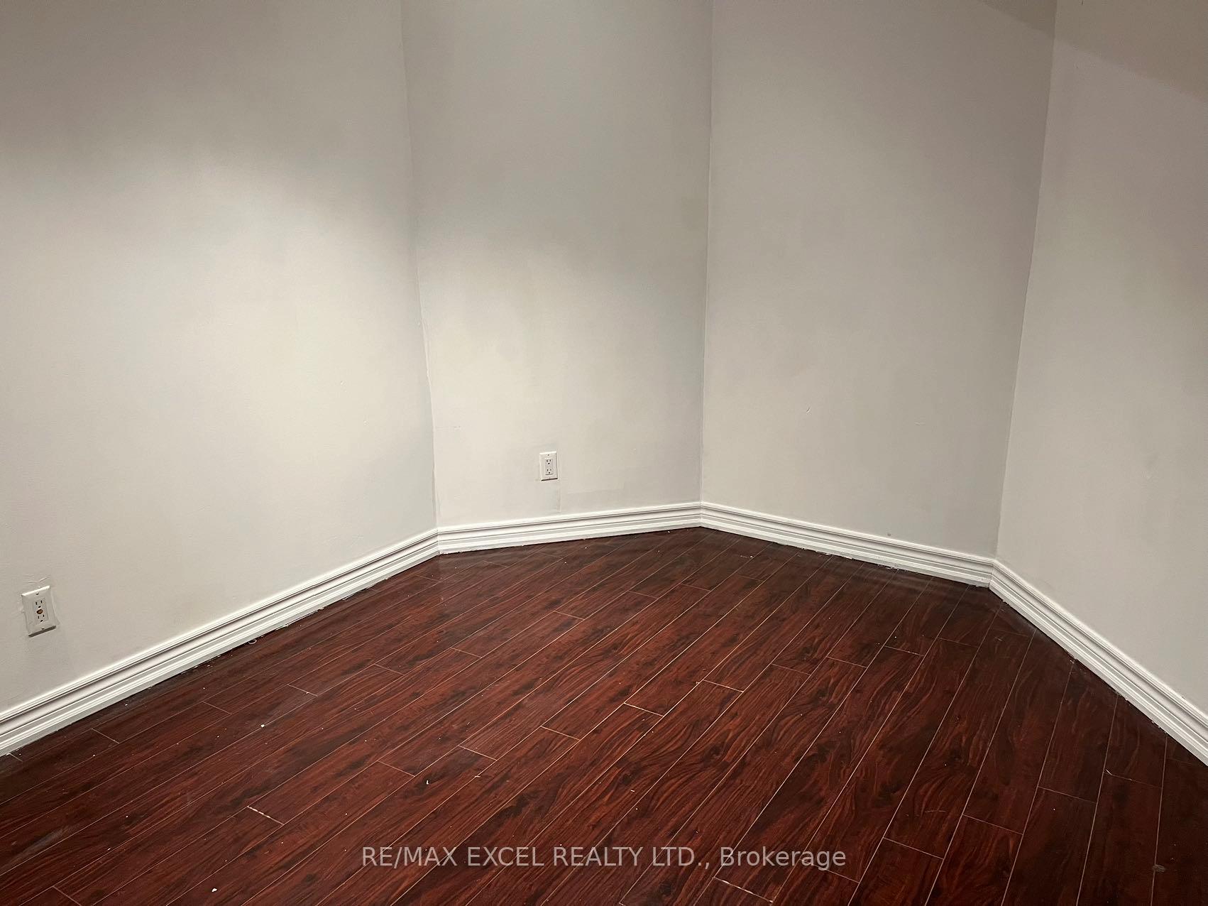 Photo 3 of Unit Bsmt, 63 William Bartlett Drive, Markham, Berczy — HOMEH