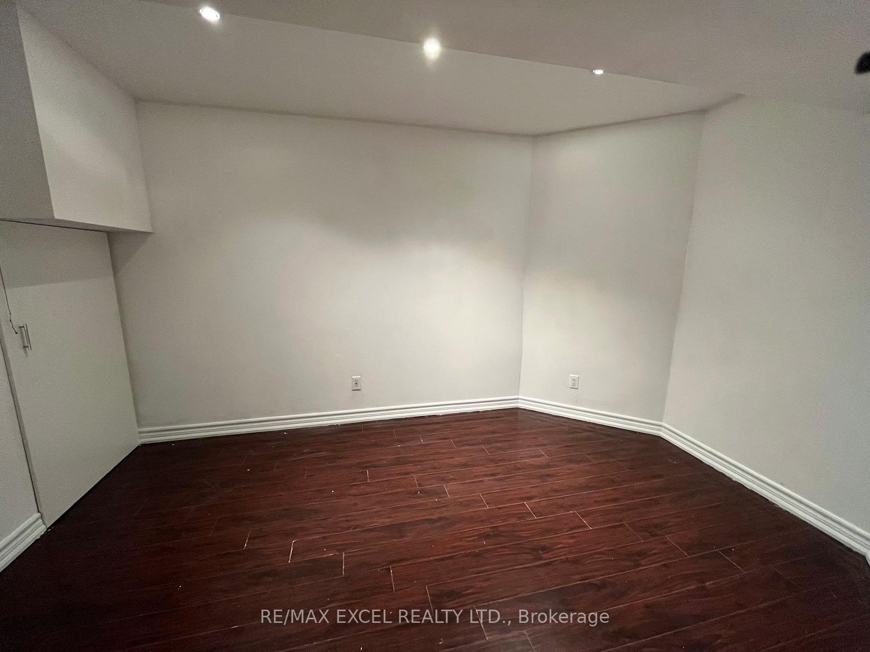 Photo 4 of Unit Bsmt, 63 William Bartlett Drive, Markham, Berczy — HOMEH