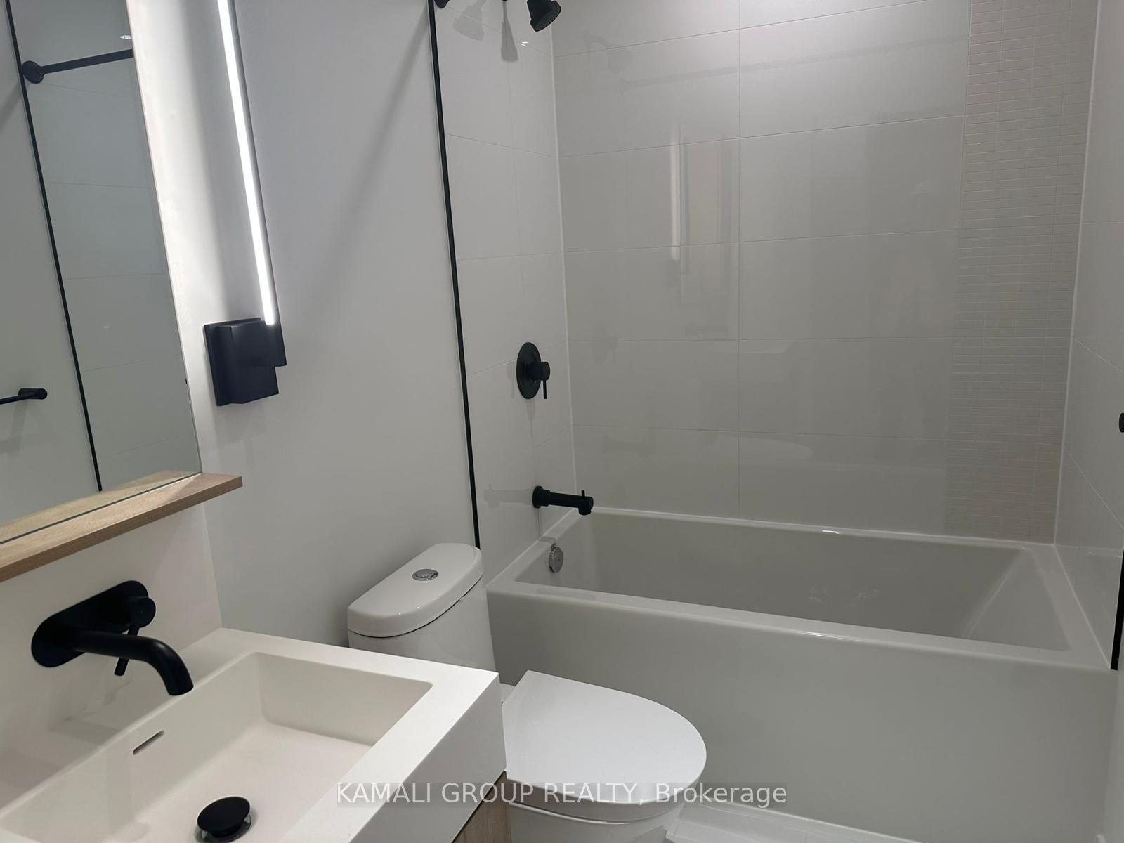 Photo 4 of Unit 2103, 117 Broadway Avenue, Toronto, Mount Pleasant West — HOMEH