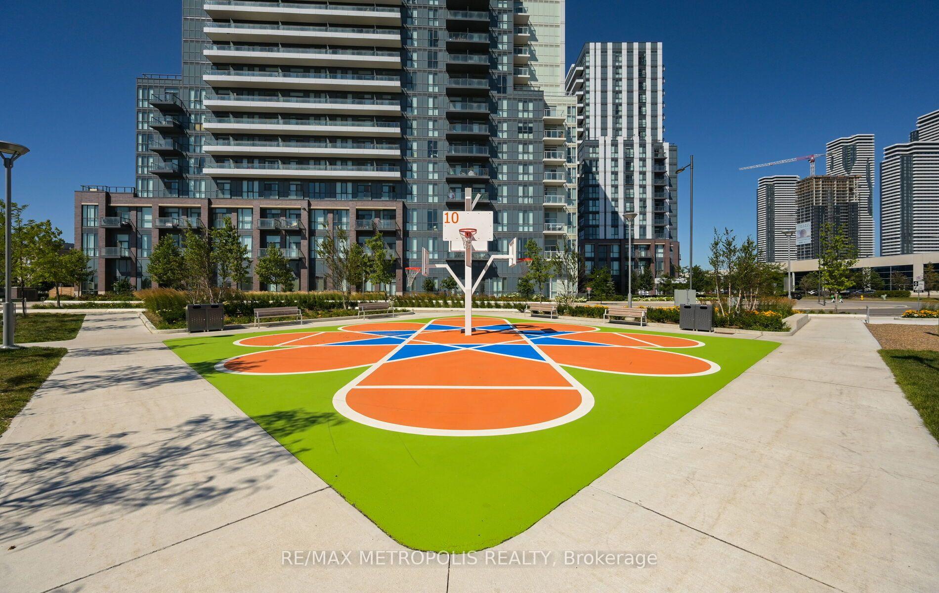 Photo 2 of Unit 1601, 60 Honeycrisp Crescent, Vaughan, Vaughan Corporate Centre — HOMEH