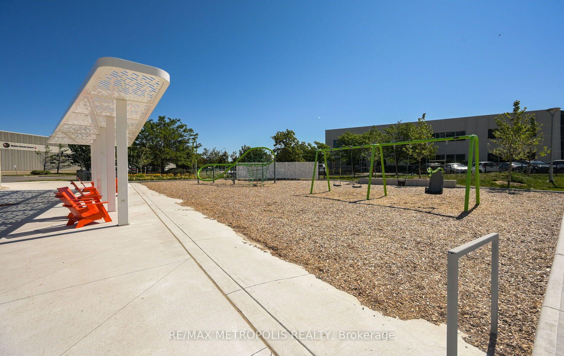 Photo 4 of Unit 1601, 60 Honeycrisp Crescent, Vaughan, Vaughan Corporate Centre — HOMEH