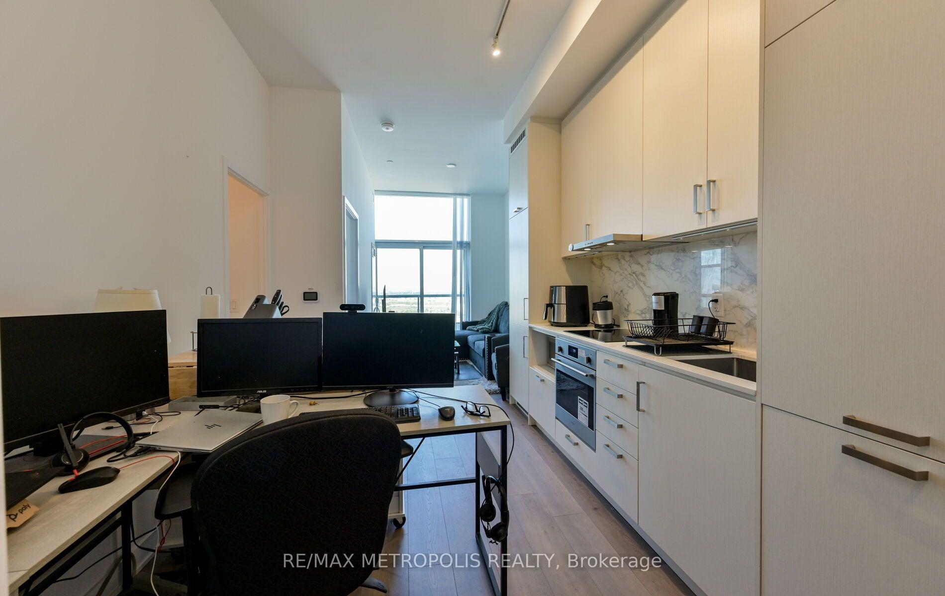Photo 15 of Unit 1601, 60 Honeycrisp Crescent, Vaughan, Vaughan Corporate Centre — HOMEH