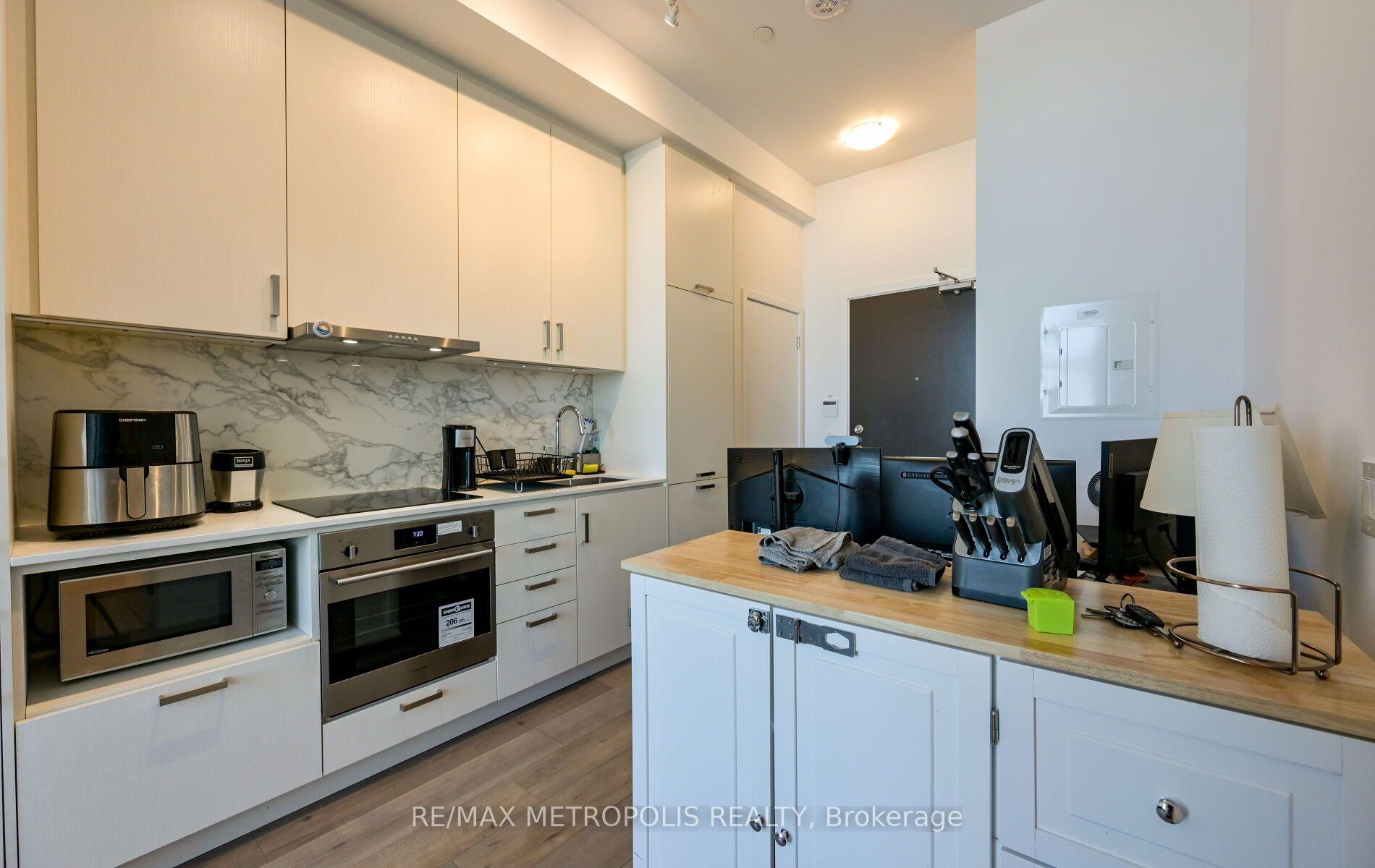 Photo 17 of Unit 1601, 60 Honeycrisp Crescent, Vaughan, Vaughan Corporate Centre — HOMEH