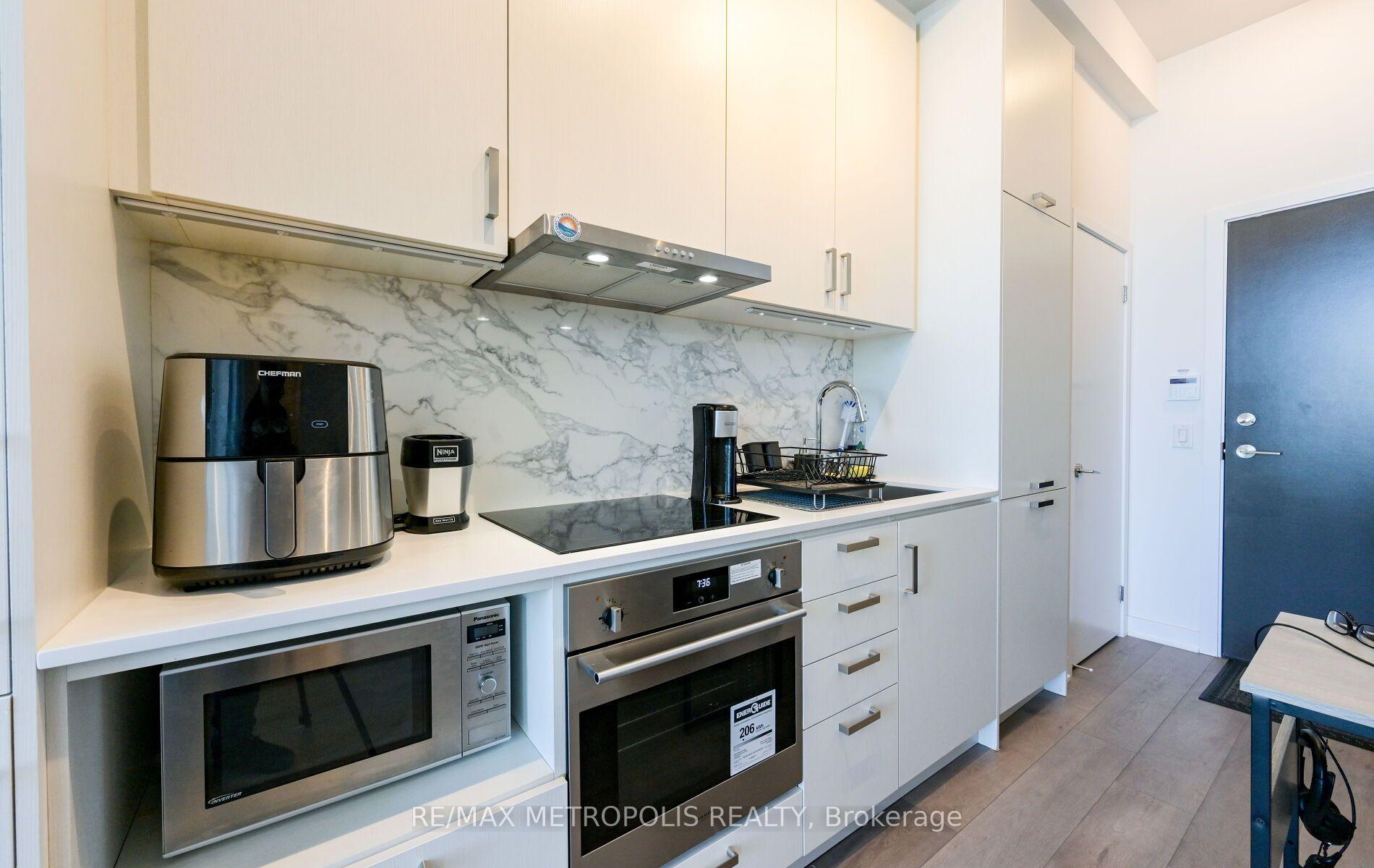 Photo 18 of Unit 1601, 60 Honeycrisp Crescent, Vaughan, Vaughan Corporate Centre — HOMEH