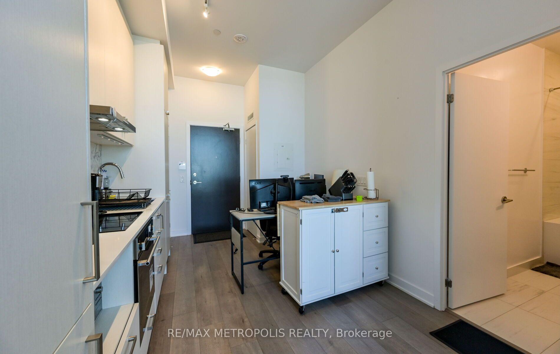 Photo 20 of Unit 1601, 60 Honeycrisp Crescent, Vaughan, Vaughan Corporate Centre — HOMEH