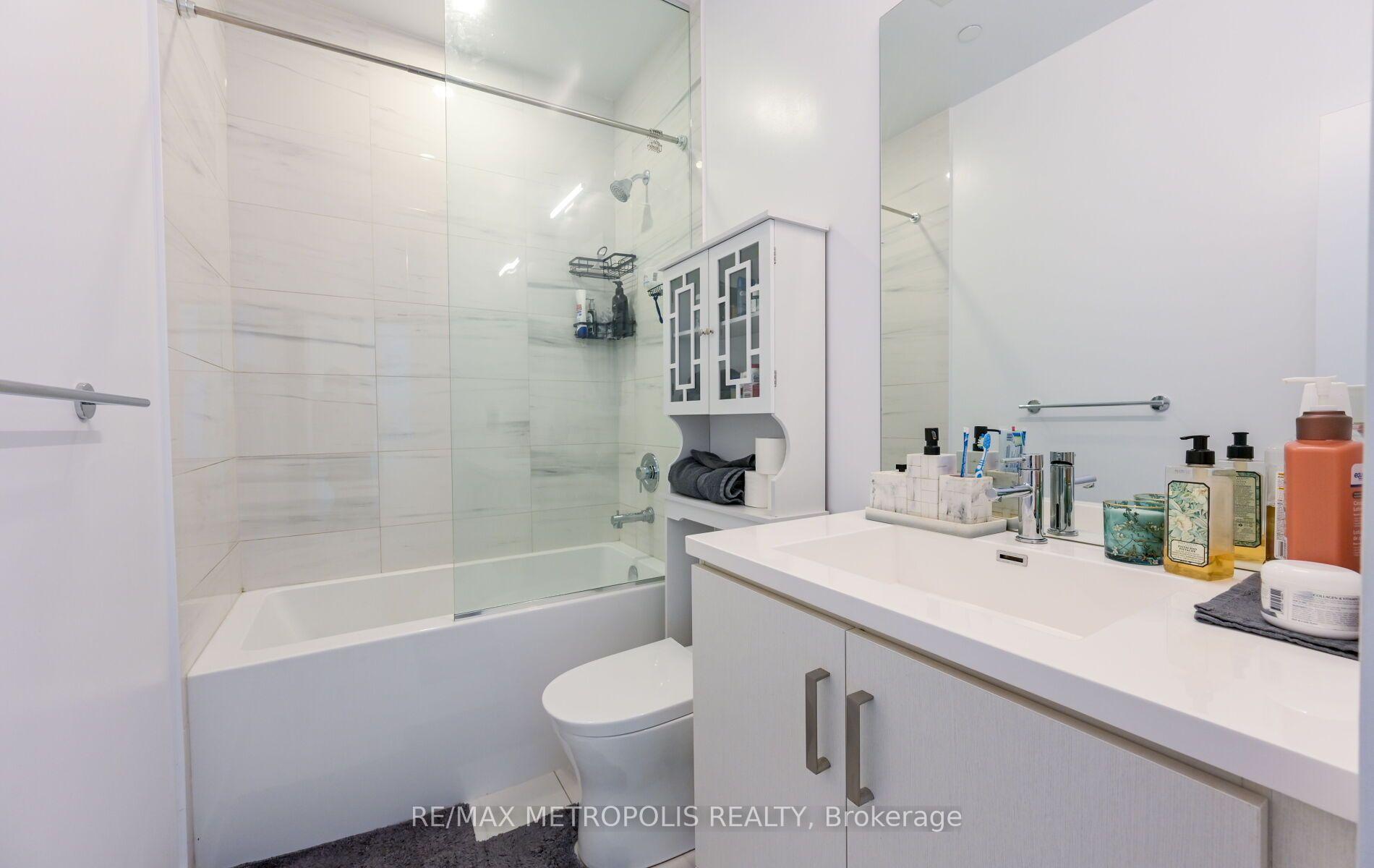 Photo 28 of Unit 1601, 60 Honeycrisp Crescent, Vaughan, Vaughan Corporate Centre — HOMEH