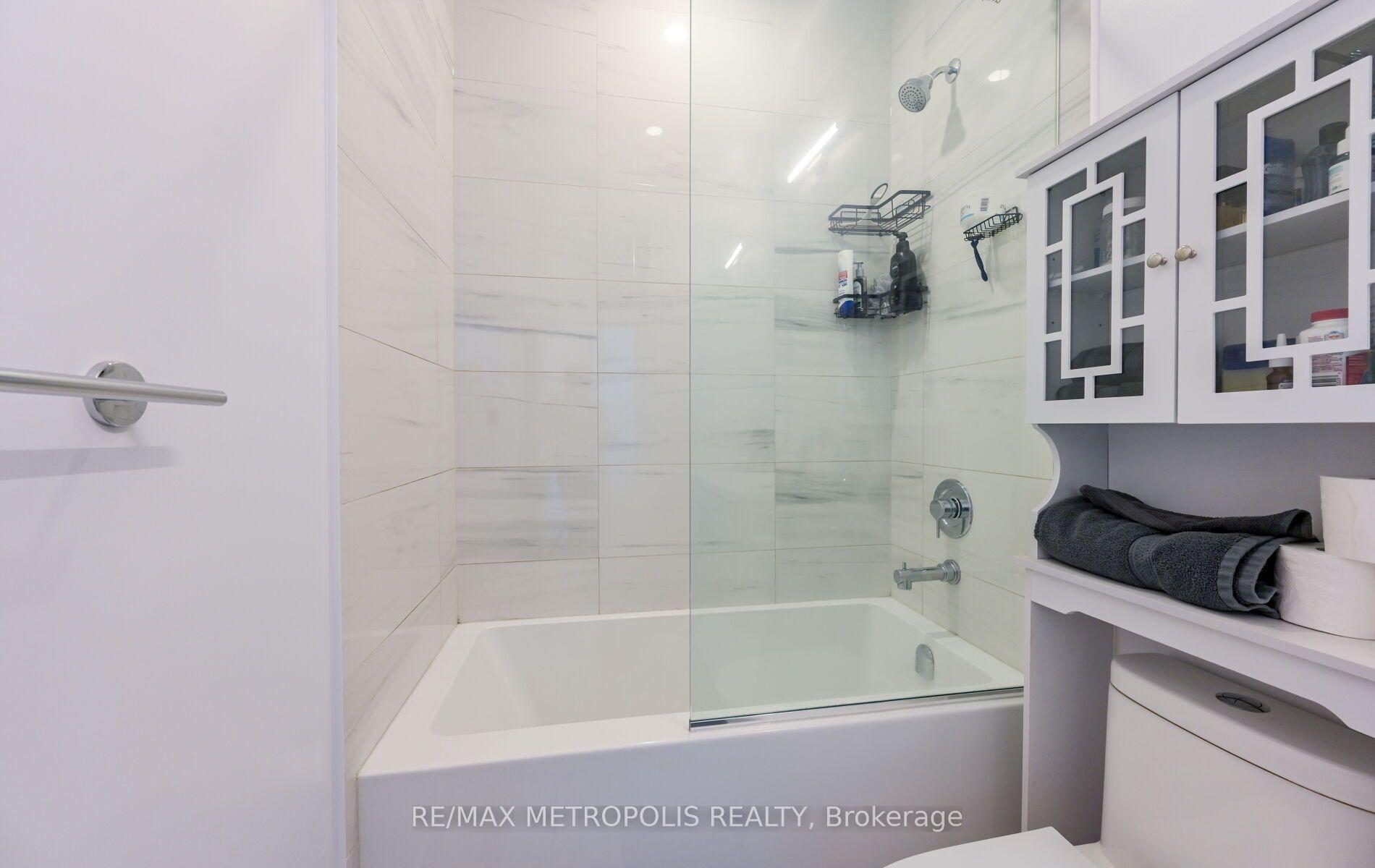 Photo 30 of Unit 1601, 60 Honeycrisp Crescent, Vaughan, Vaughan Corporate Centre — HOMEH