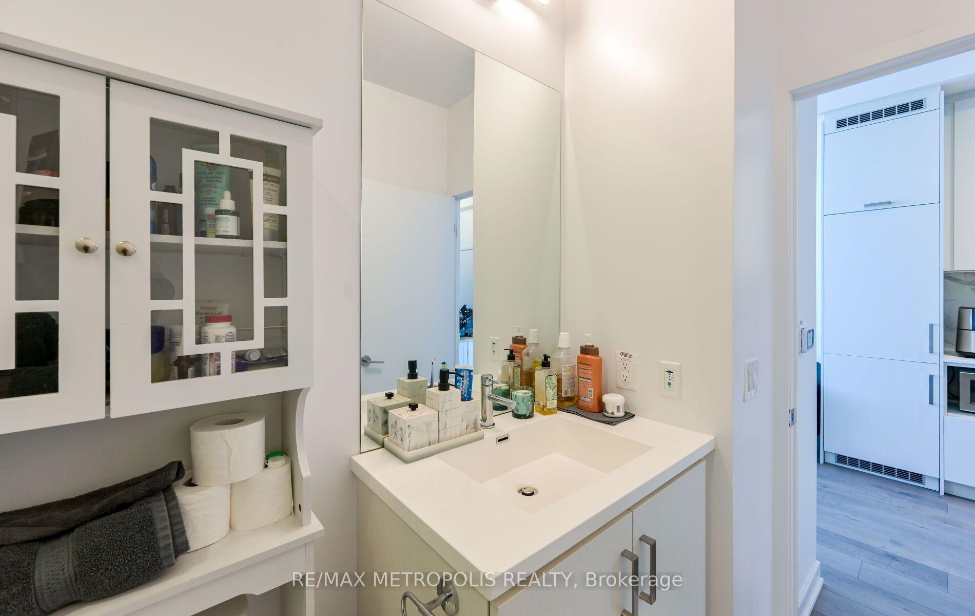 Photo 31 of Unit 1601, 60 Honeycrisp Crescent, Vaughan, Vaughan Corporate Centre — HOMEH