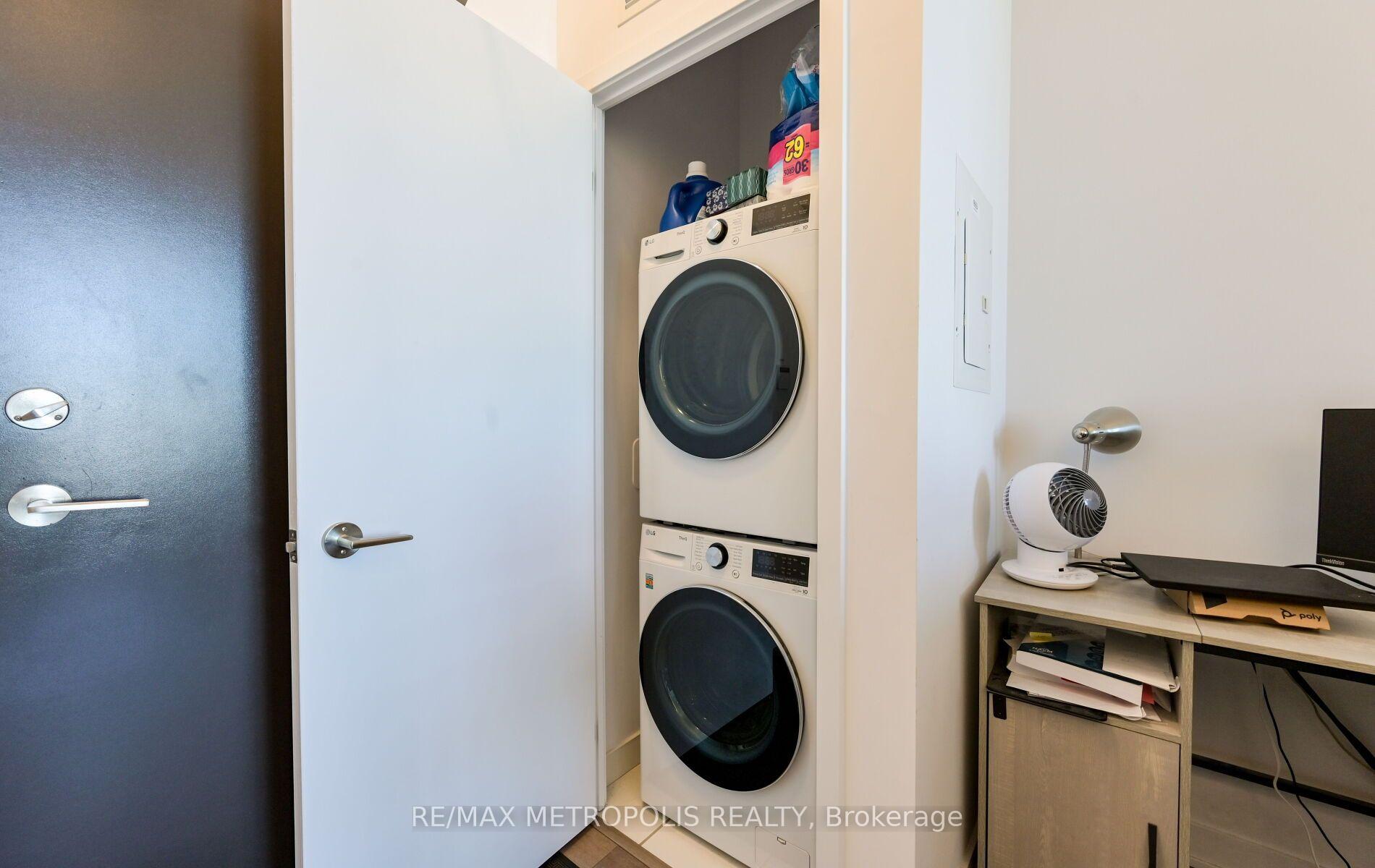 Photo 32 of Unit 1601, 60 Honeycrisp Crescent, Vaughan, Vaughan Corporate Centre — HOMEH