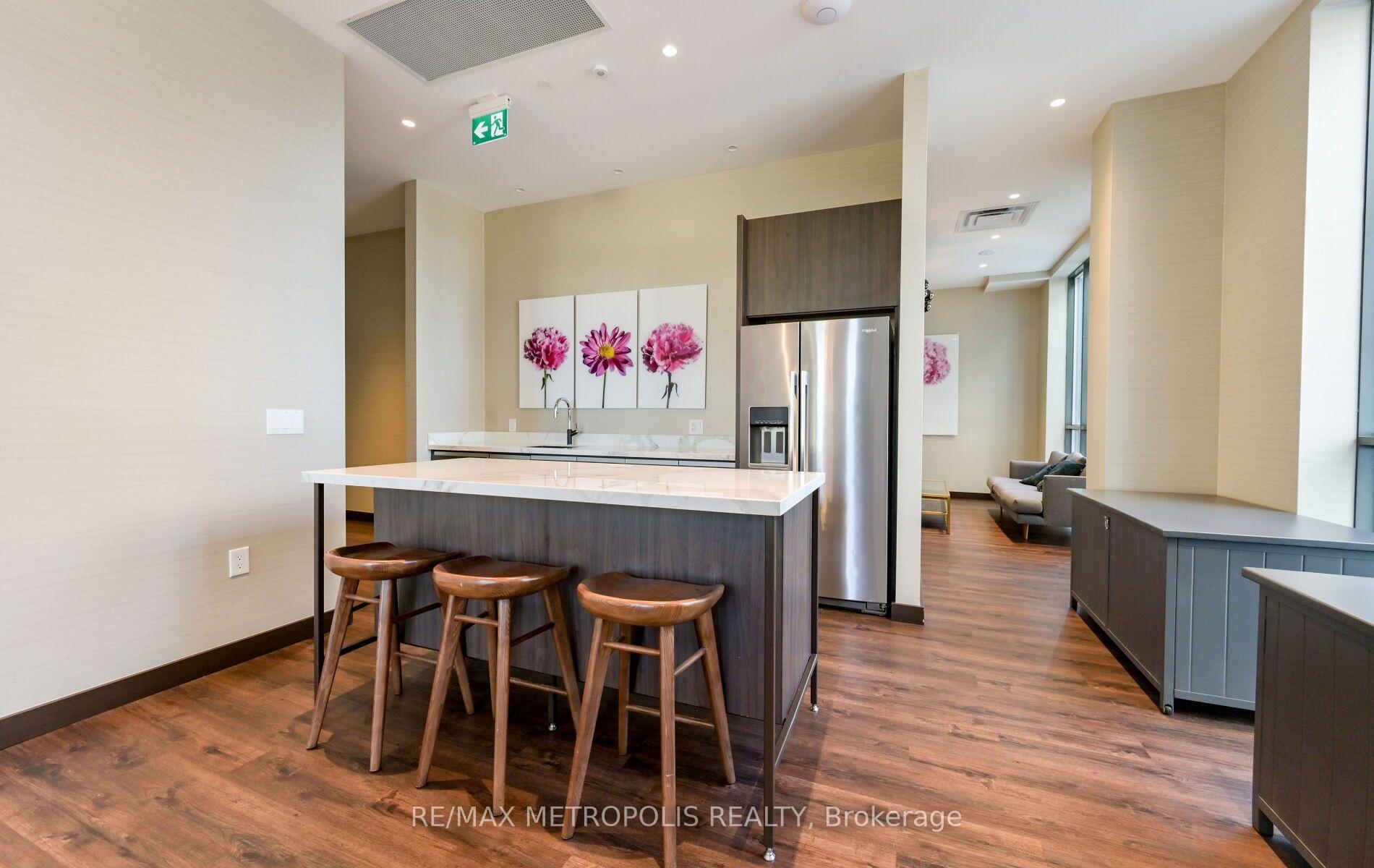 Photo 45 of Unit 1601, 60 Honeycrisp Crescent, Vaughan, Vaughan Corporate Centre — HOMEH
