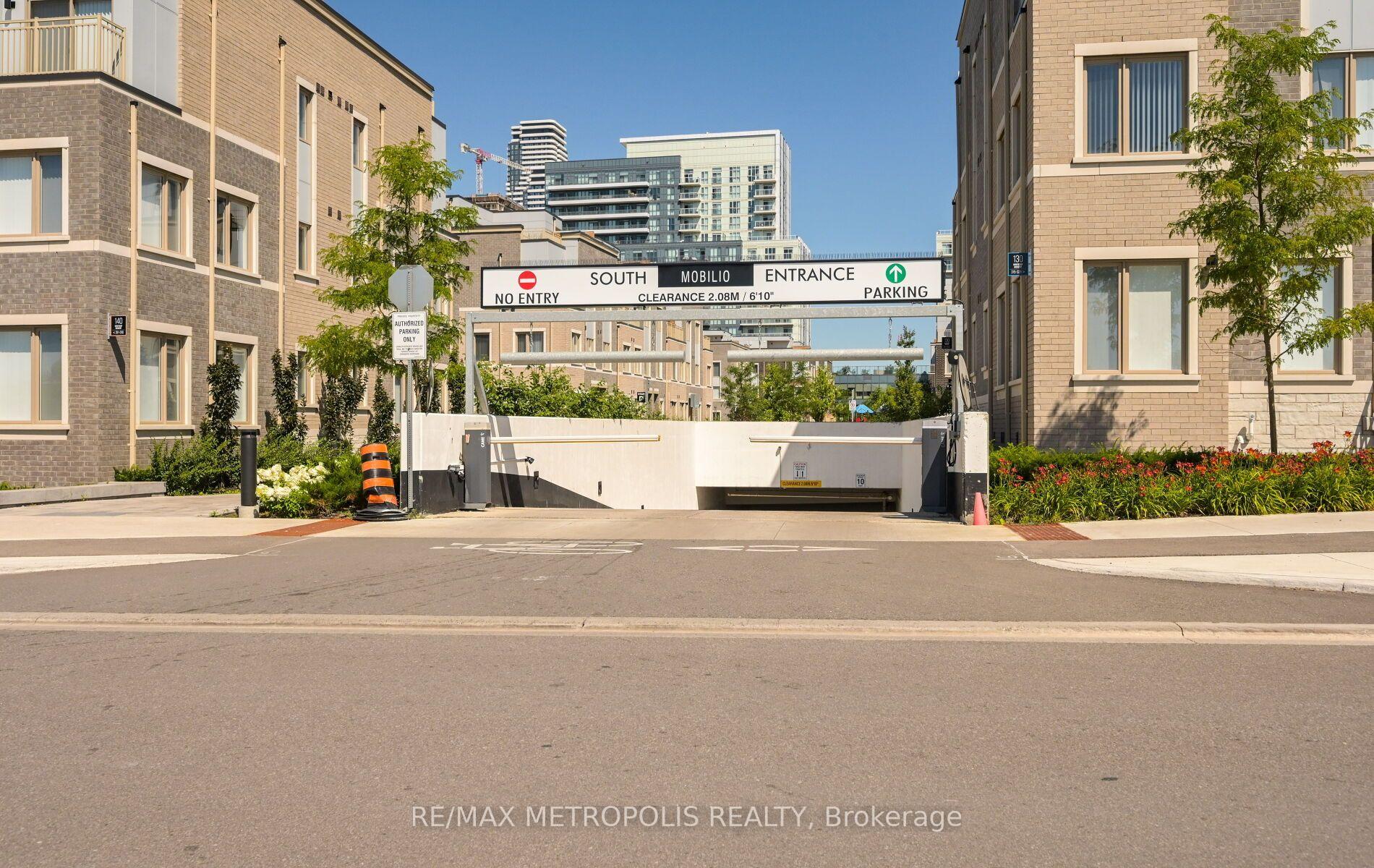 Photo 48 of Unit 1601, 60 Honeycrisp Crescent, Vaughan, Vaughan Corporate Centre — HOMEH