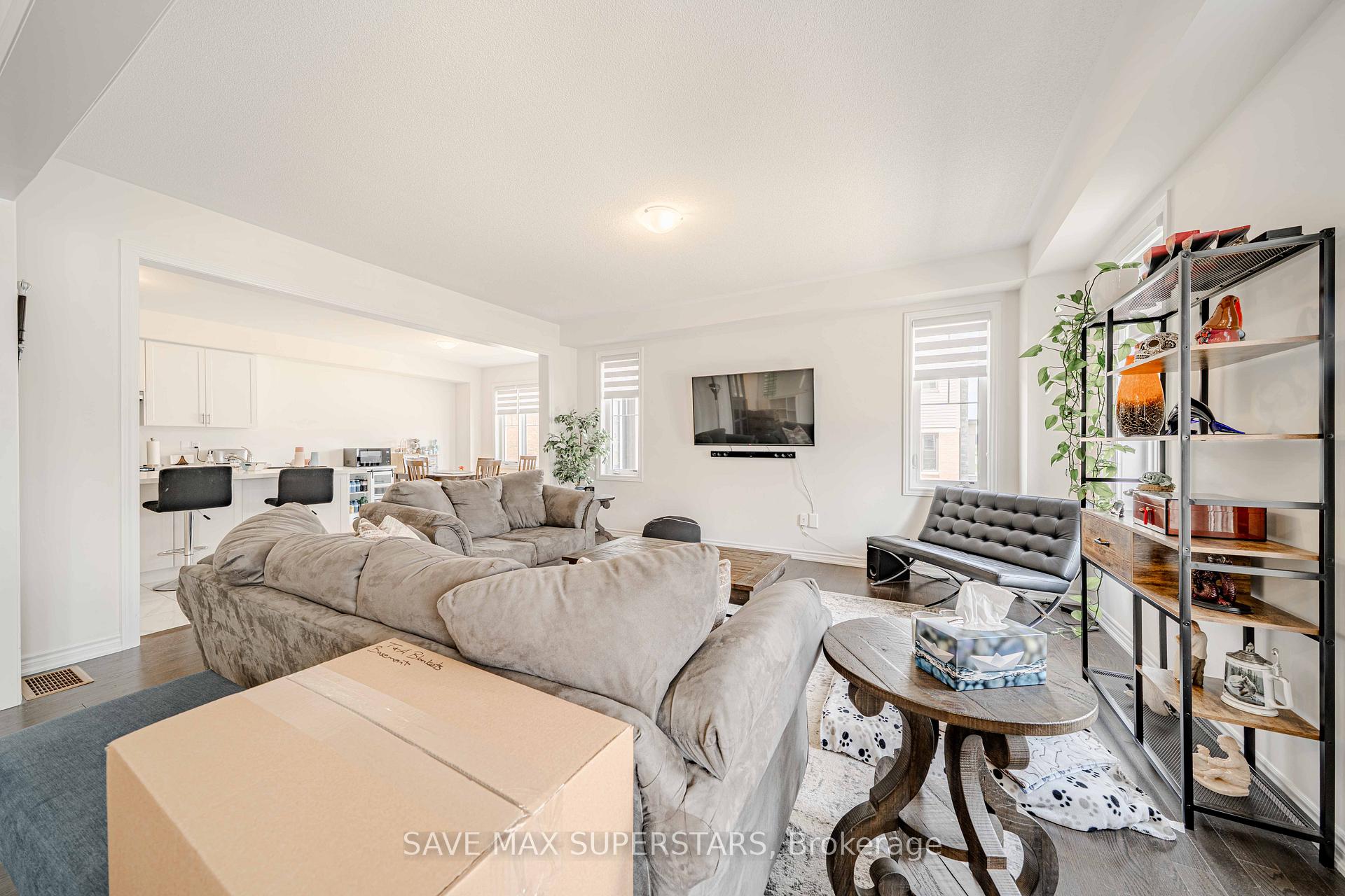 Photo 15 of 34 Bannister Road, Barrie, Rural Barrie Southeast — HOMEH