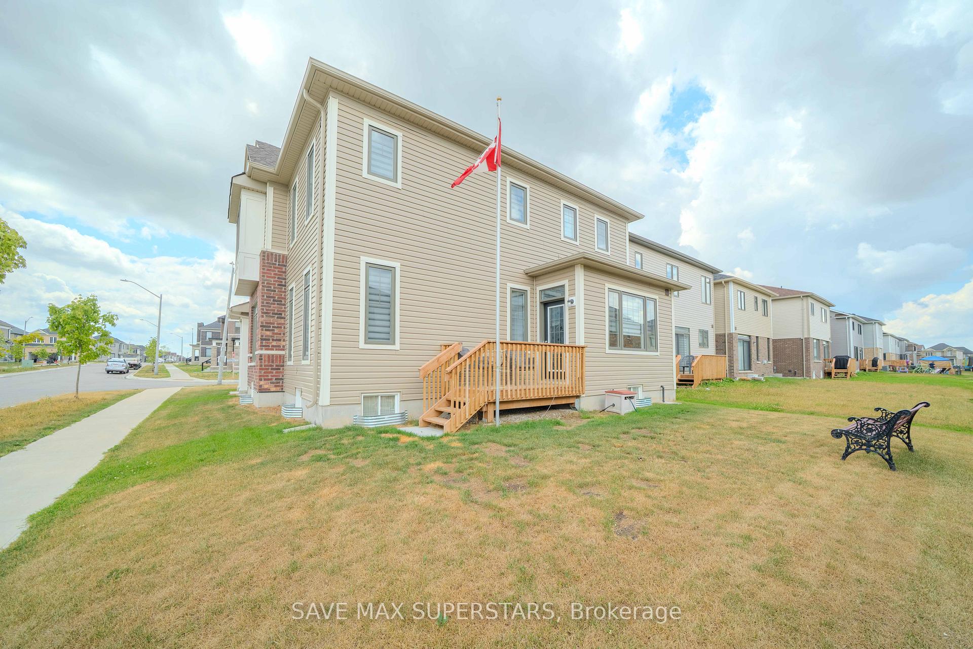 Photo 38 of 34 Bannister Road, Barrie, Rural Barrie Southeast — HOMEH