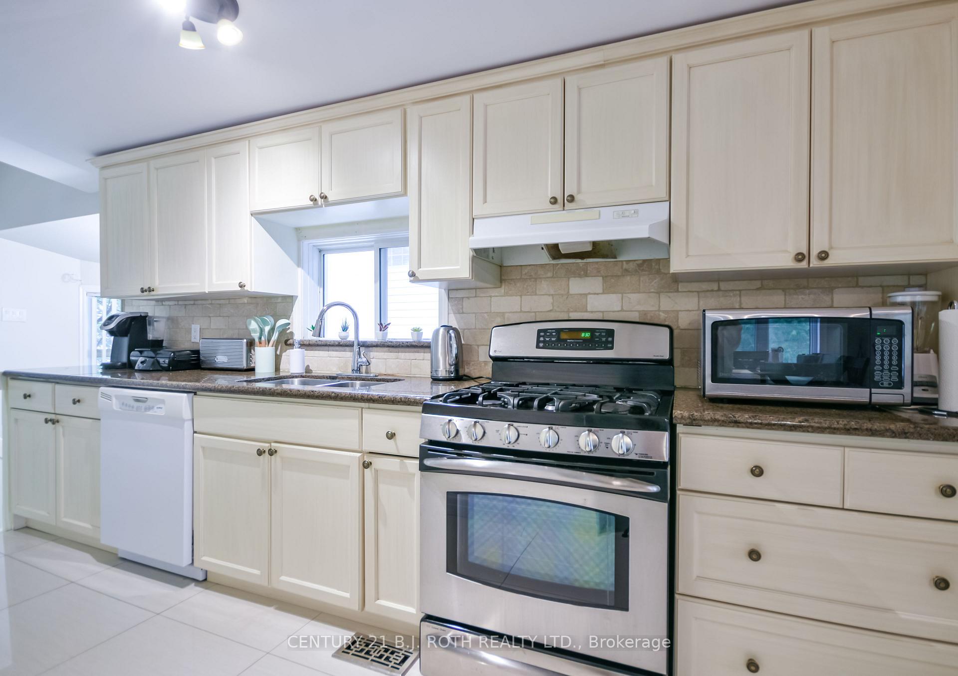 Photo 29 of 991 Shore Lane, Wasaga Beach — HOMEH
