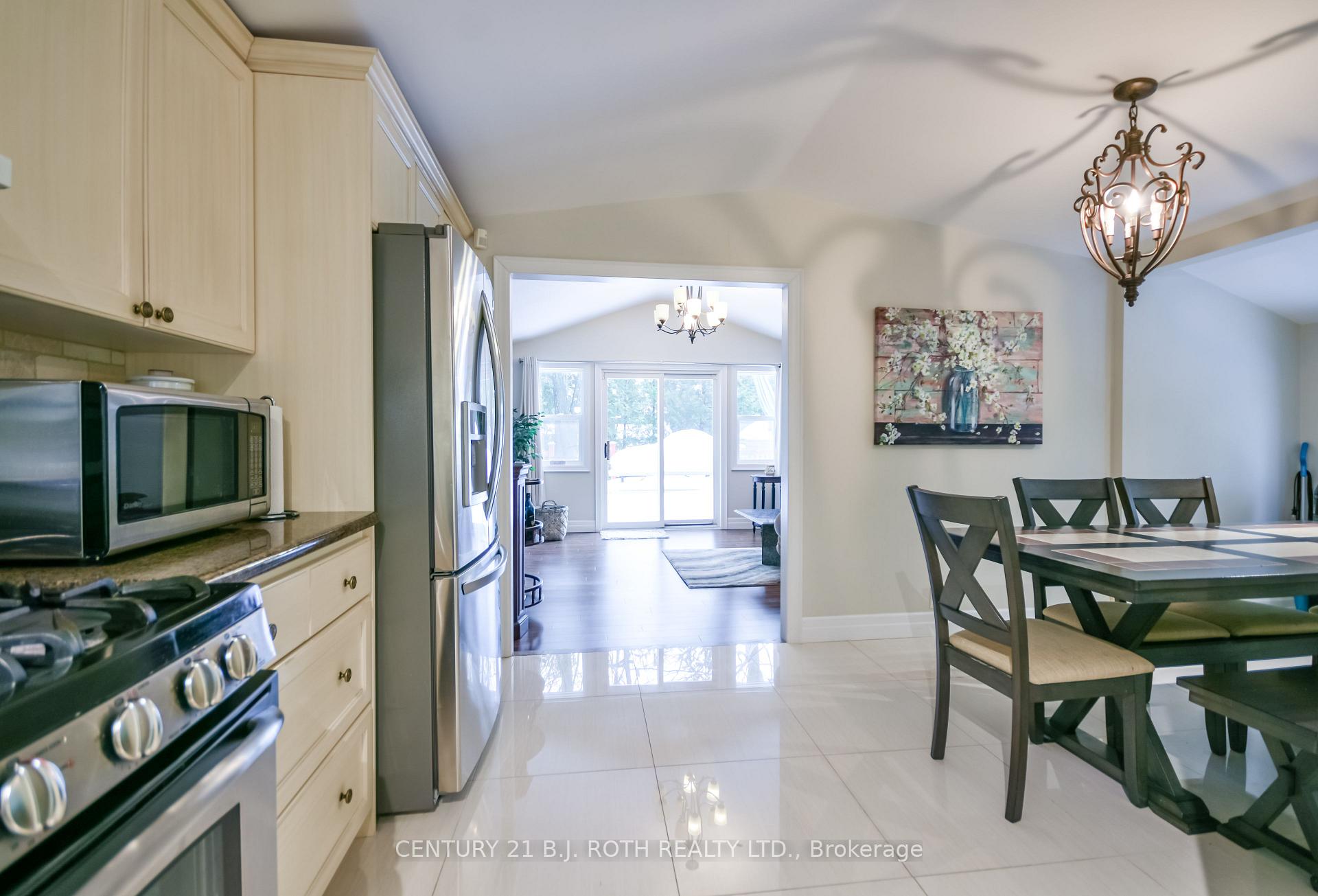 Photo 32 of 991 Shore Lane, Wasaga Beach — HOMEH