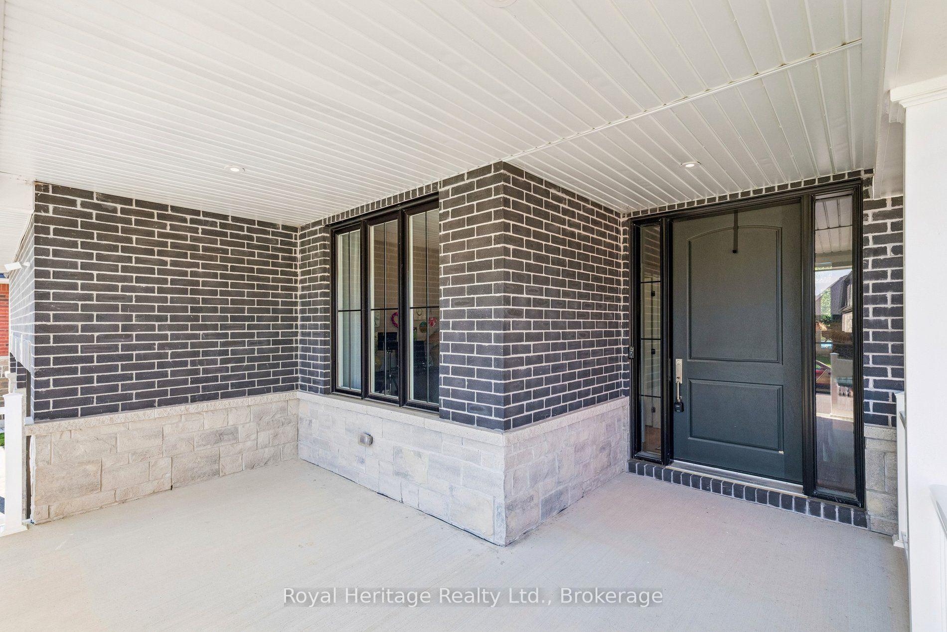 Photo 3 of 55 Harry Lee Crescent, Clarington, Bowmanville — HOMEH